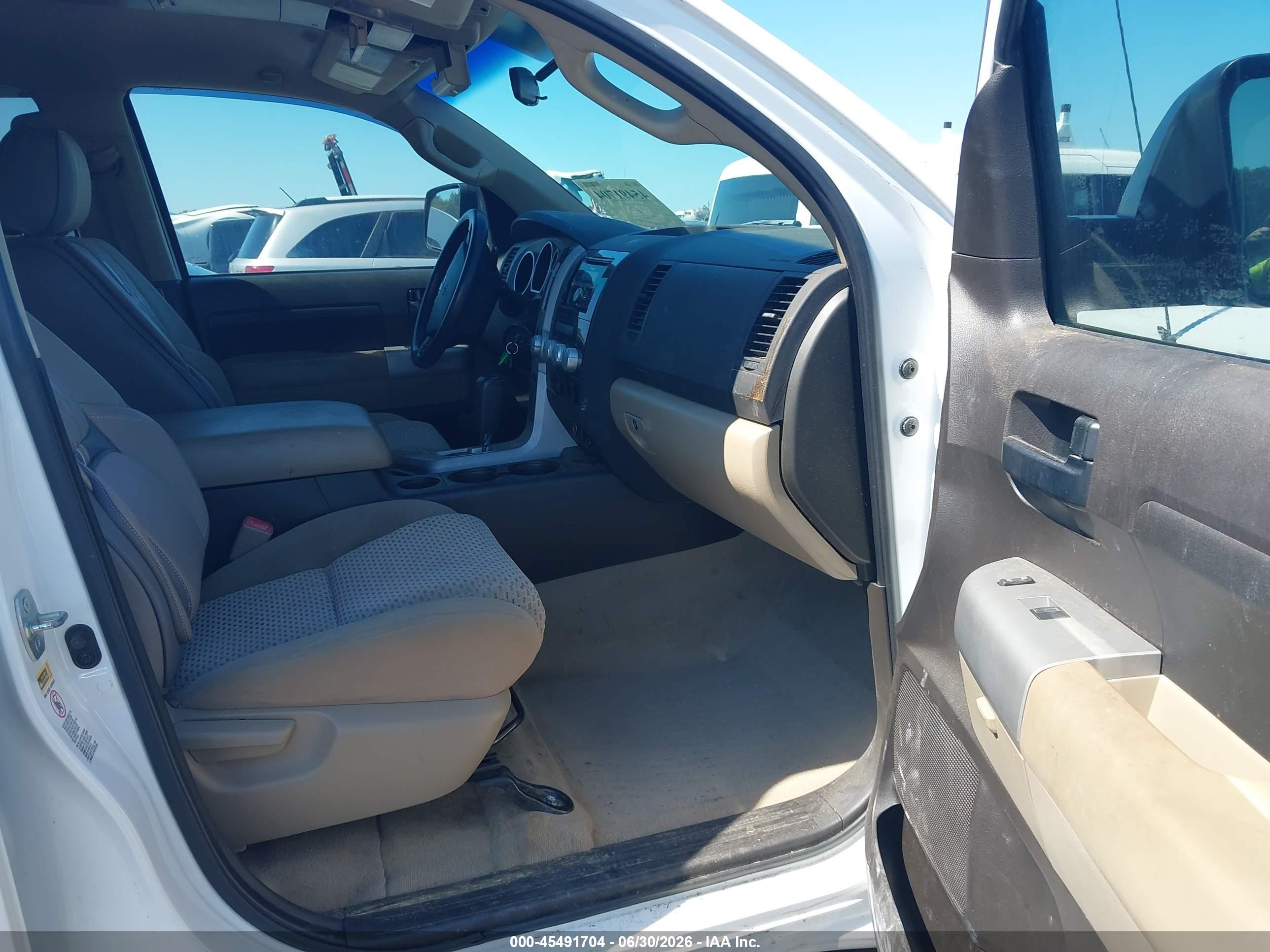 2007 Toyota Tundra Sr5 4.7l V8 White vin: 5TFRT54117X012691