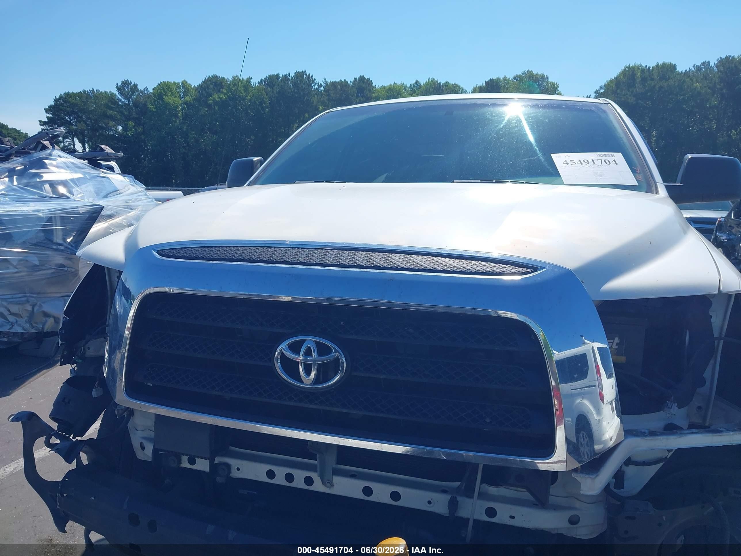 2007 Toyota Tundra Sr5 4.7l V8 White vin: 5TFRT54117X012691