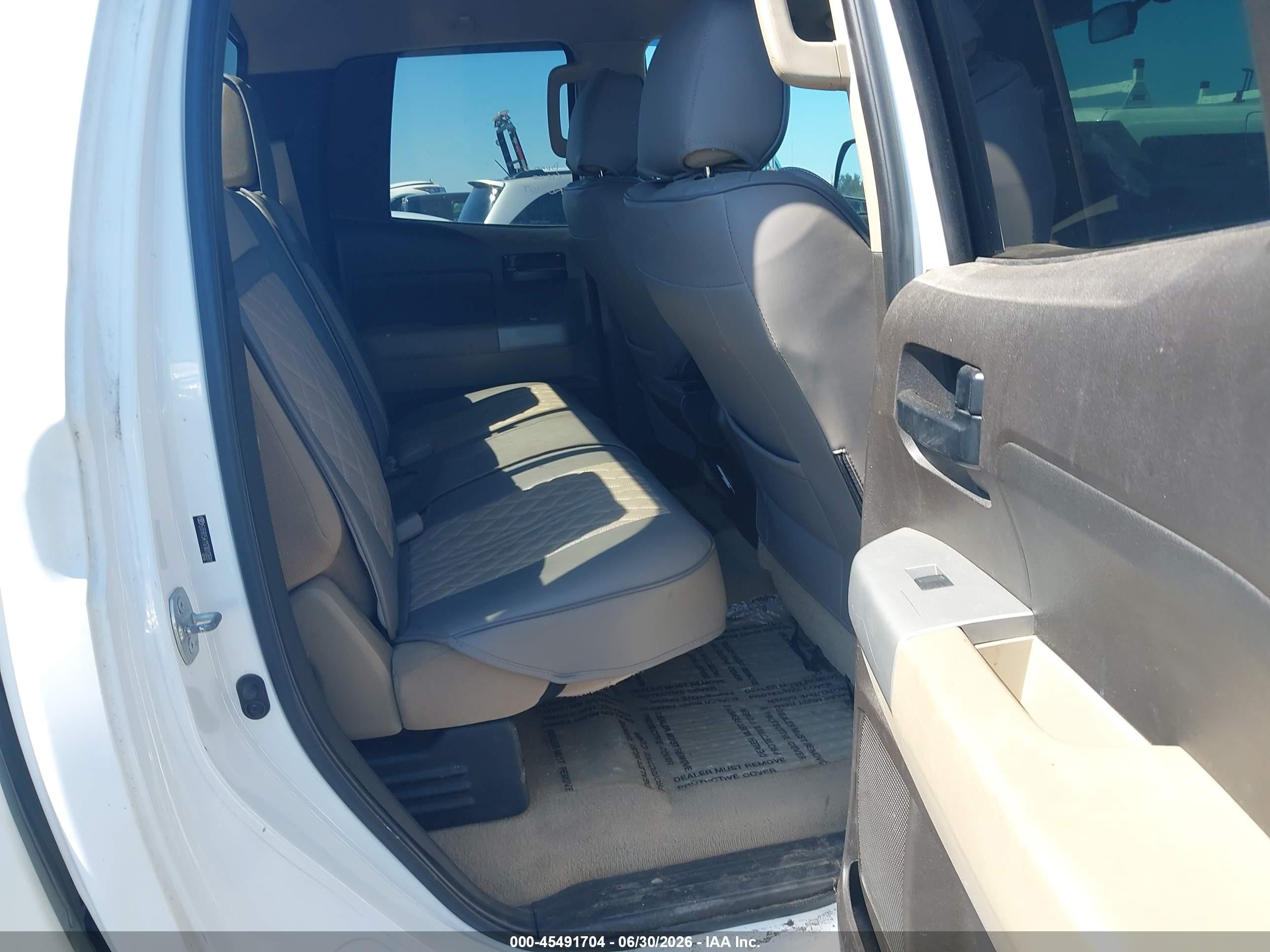 2007 Toyota Tundra Sr5 4.7l V8 White vin: 5TFRT54117X012691