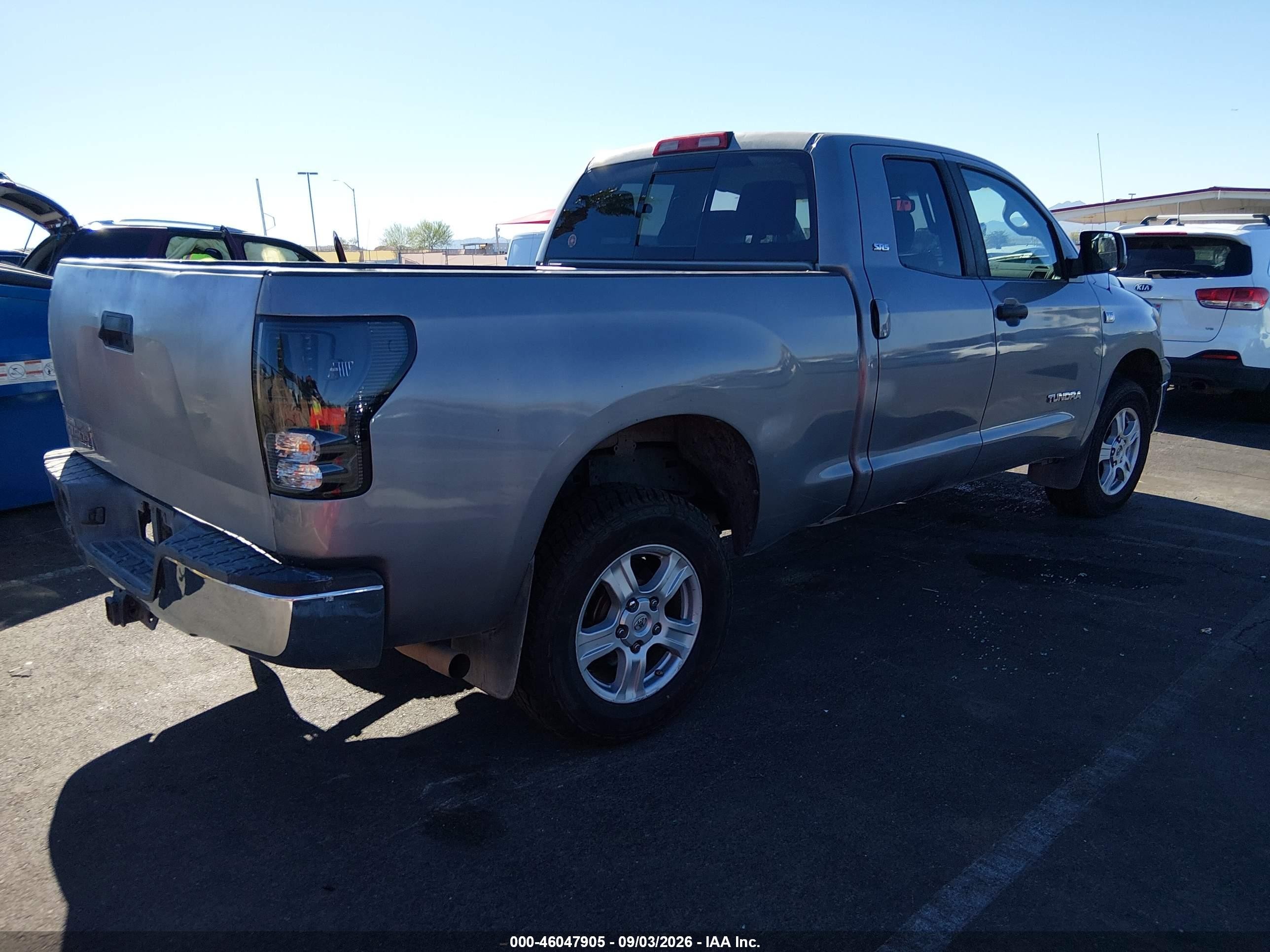 2007 Toyota Tundra Sr5 4.7l V8 Серебряный vin: 5TFRT54127X009671
