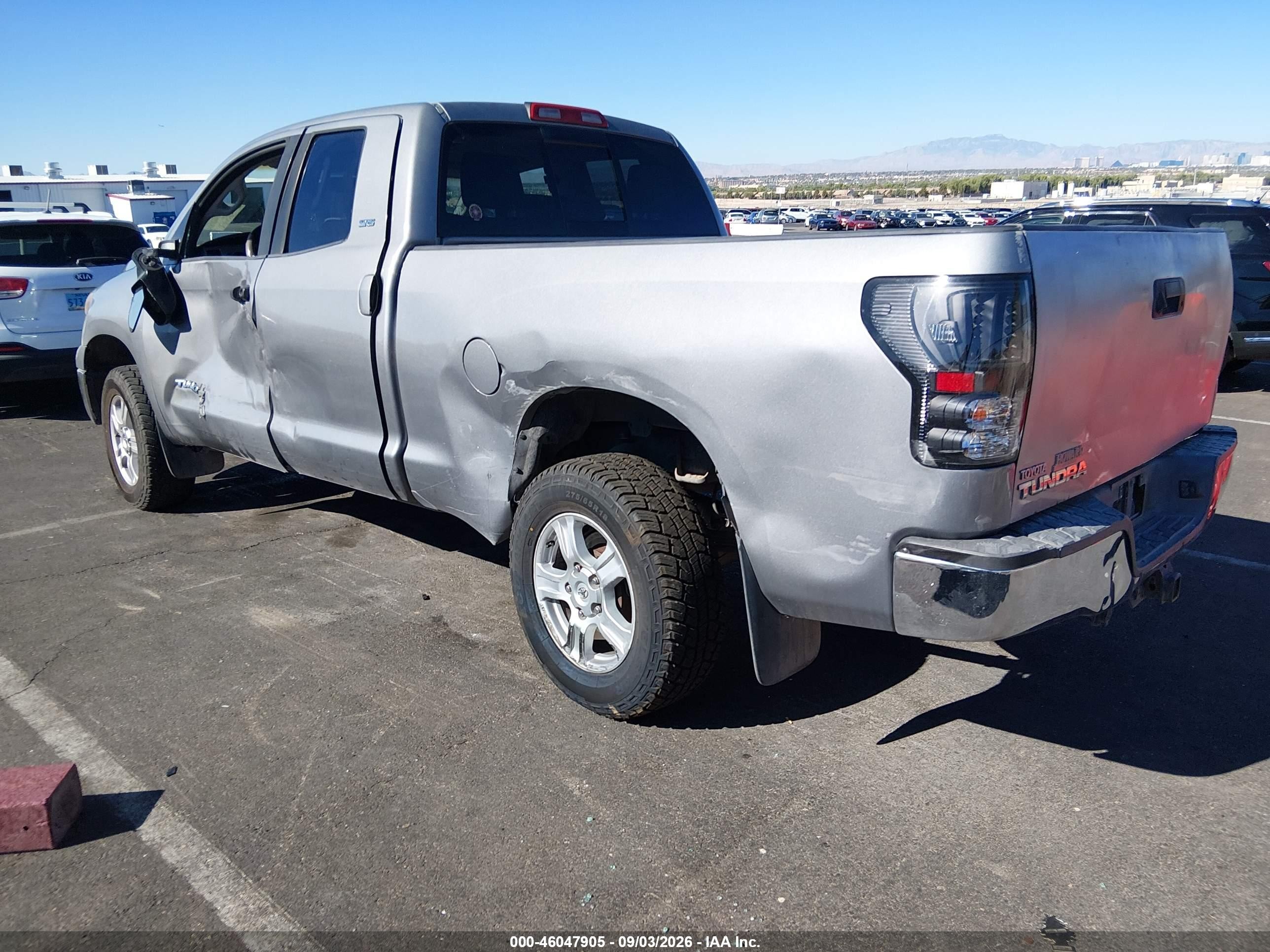 2007 Toyota Tundra Sr5 4.7l V8 Серебряный vin: 5TFRT54127X009671