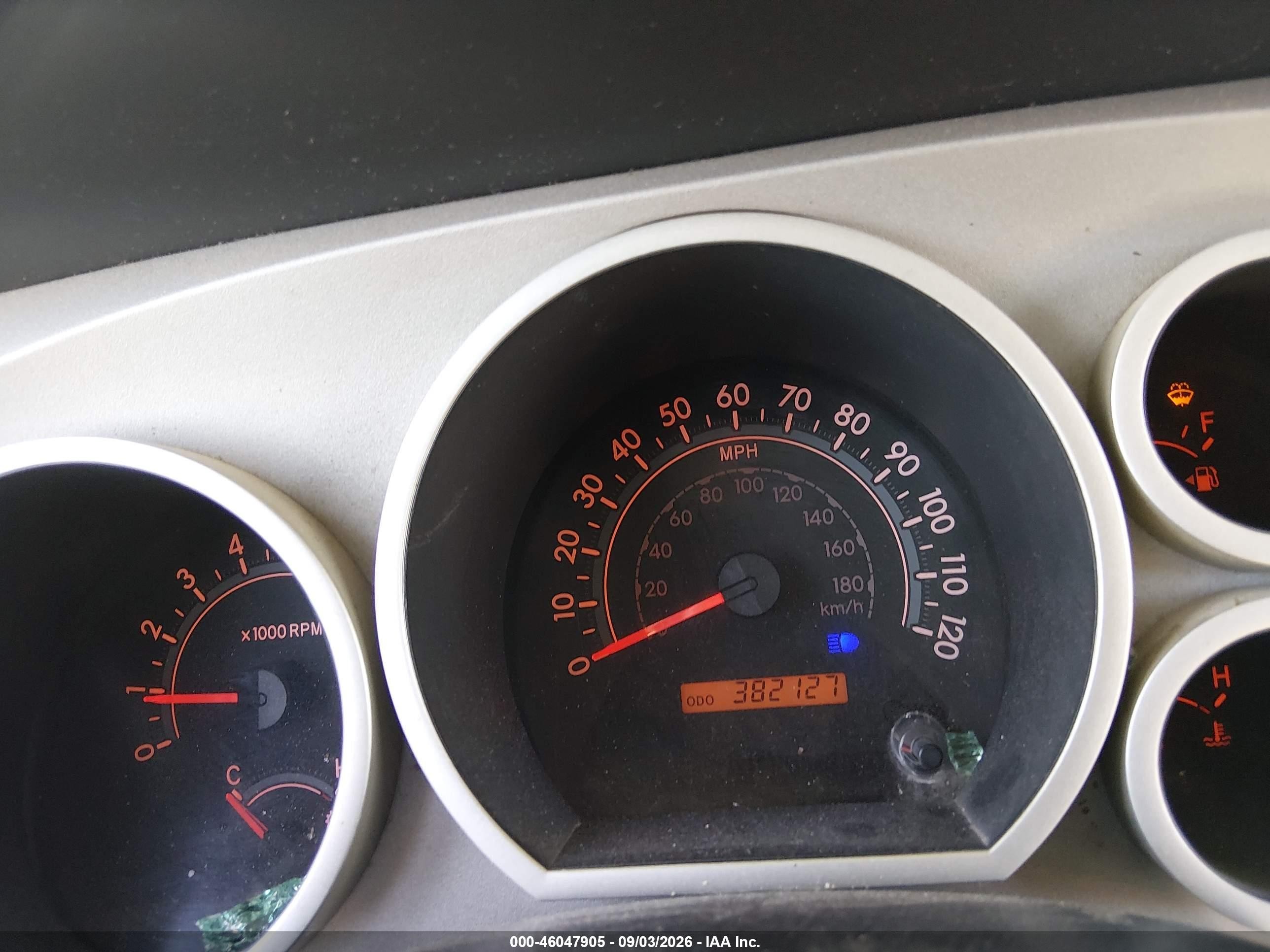 2007 Toyota Tundra Sr5 4.7l V8 Серебряный vin: 5TFRT54127X009671