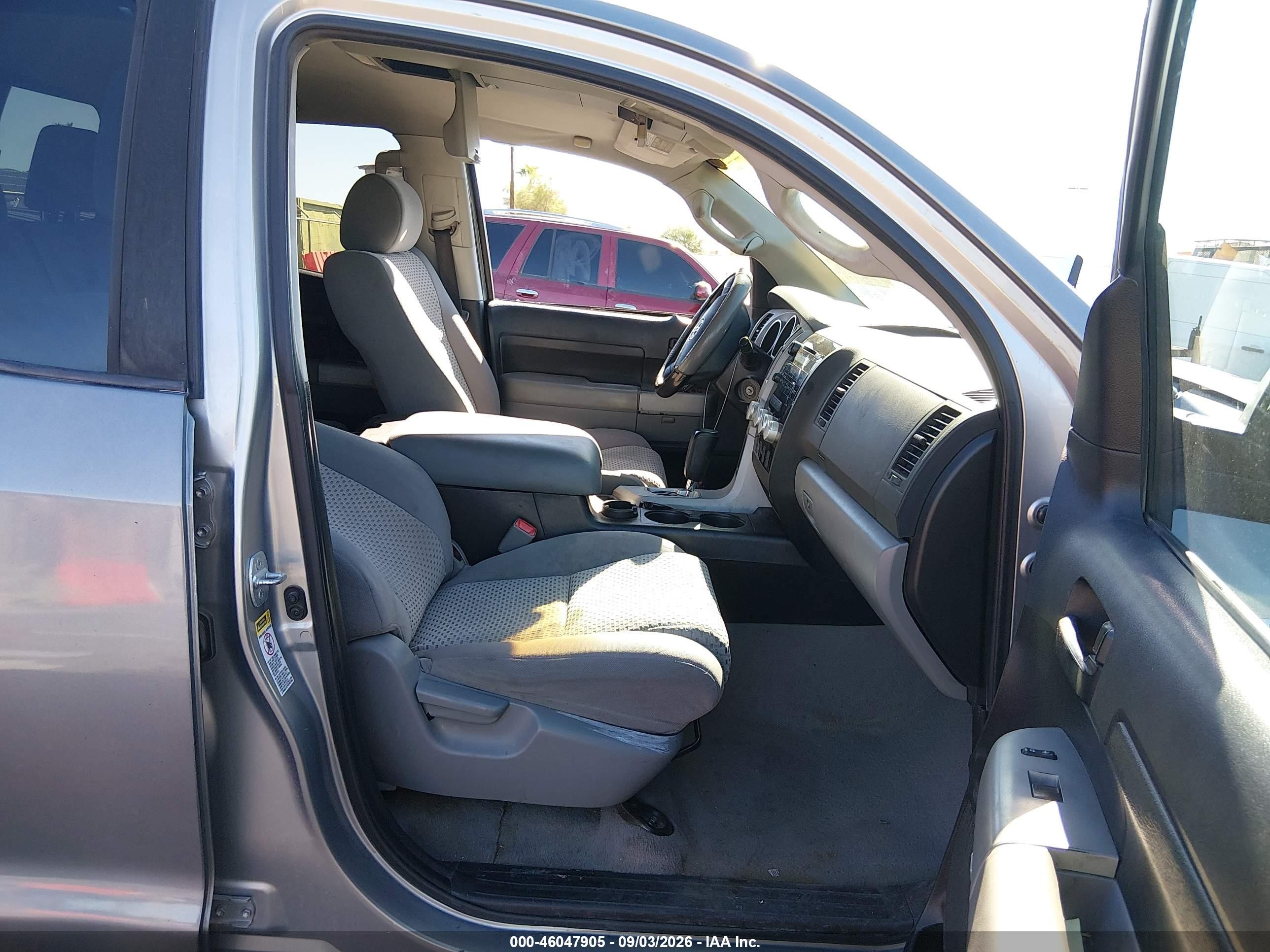 2007 Toyota Tundra Sr5 4.7l V8 Серебряный vin: 5TFRT54127X009671