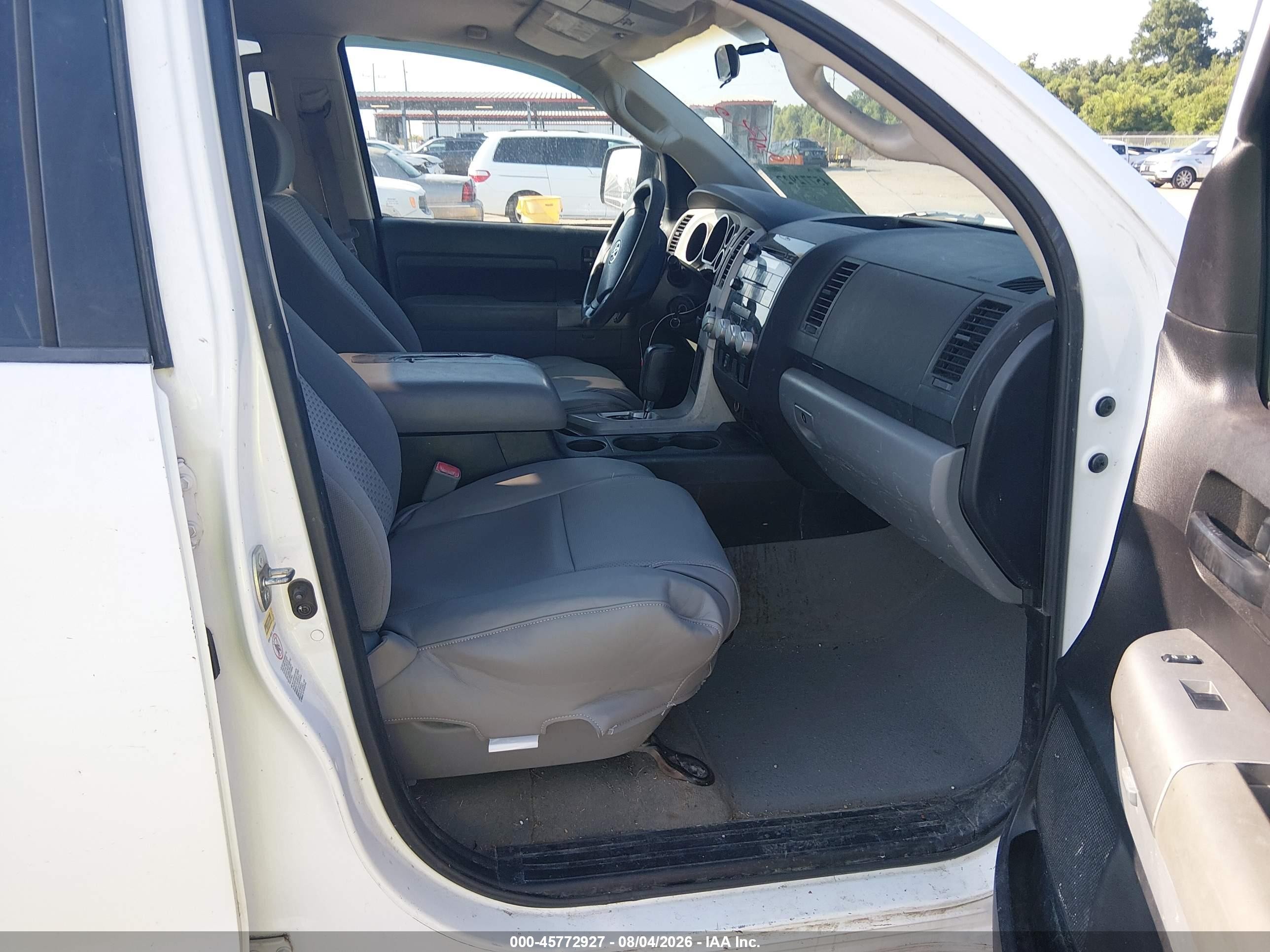 2008 Toyota Tundra Sr5 4.7l V8 Белый vin: 5TFRT54138X020017