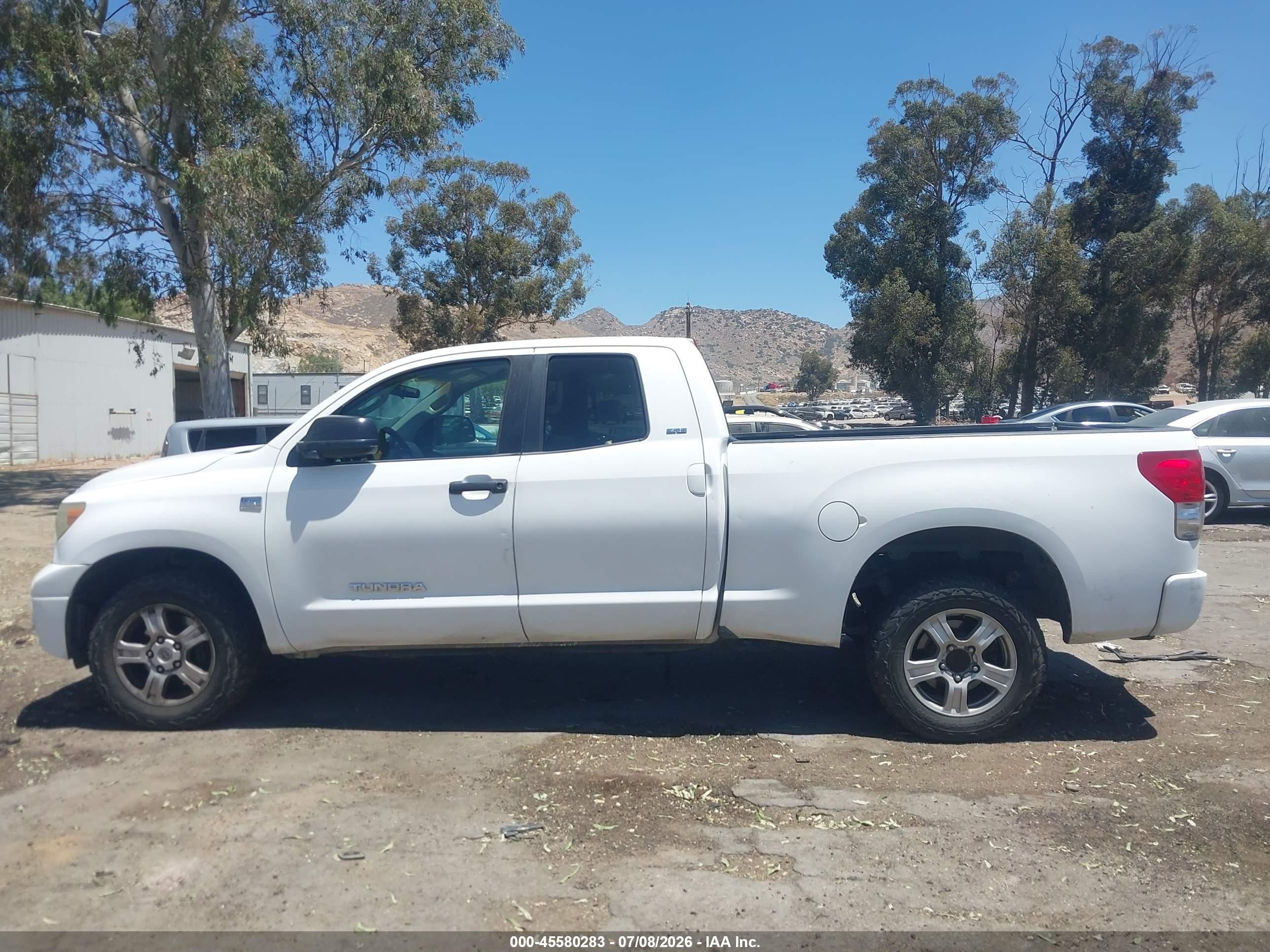 2007 Toyota Tundra Sr5 4.7l V8 White vin: 5TFRT54167X008202