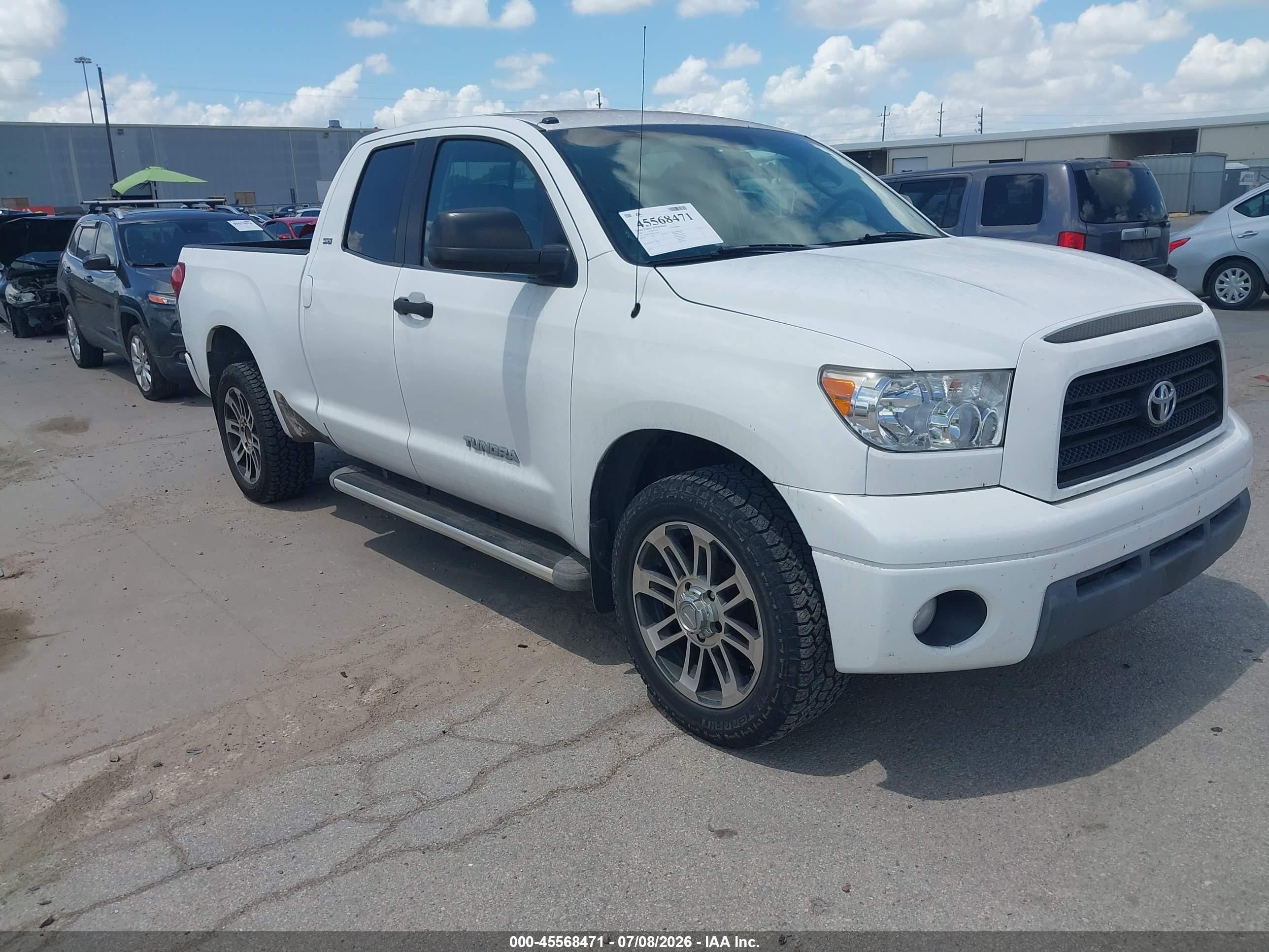 2008 Toyota Tundra Sr5 4.7l V8 White vin: 5TFRT54188X017601