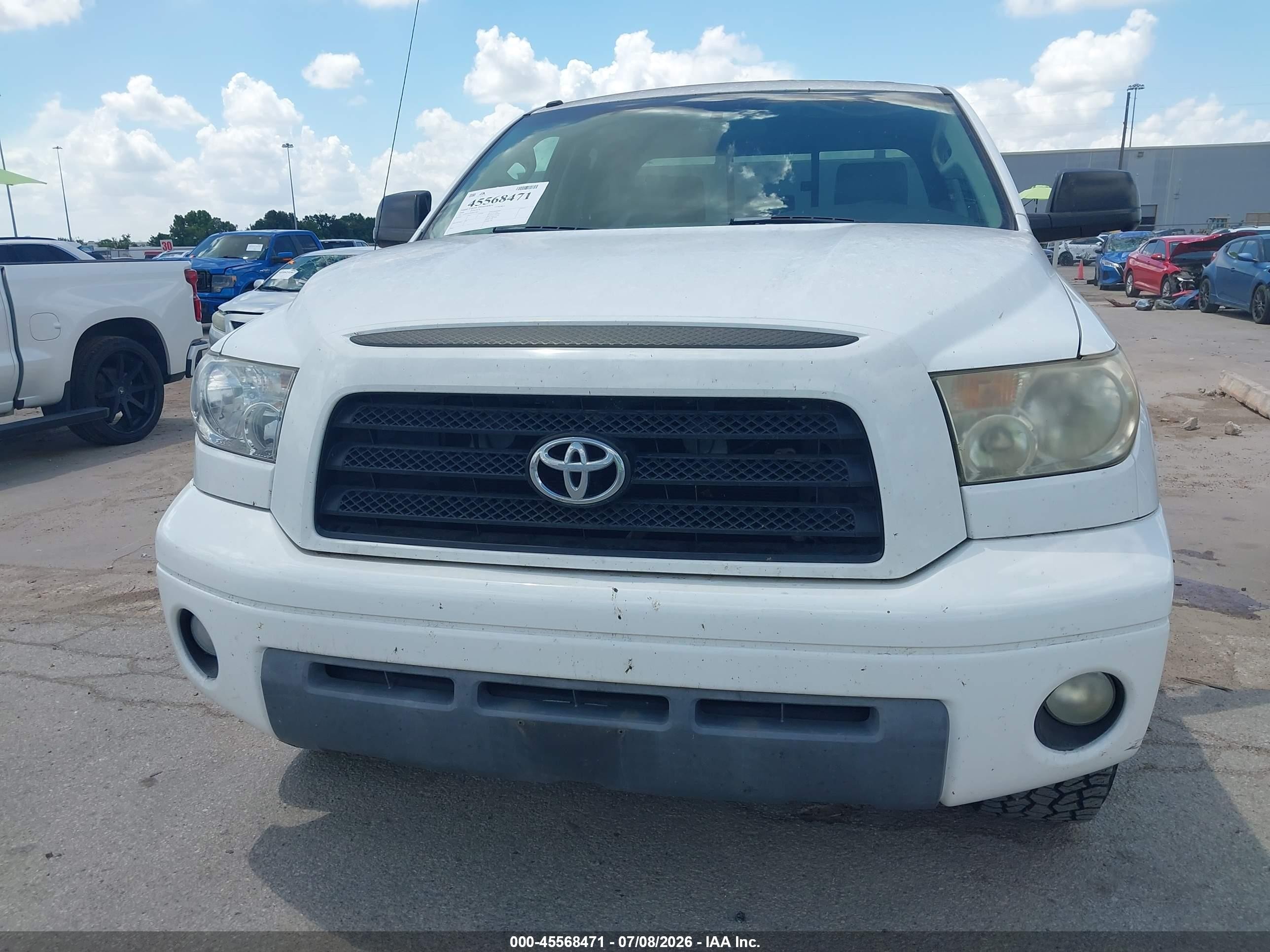 2008 Toyota Tundra Sr5 4.7l V8 White vin: 5TFRT54188X017601