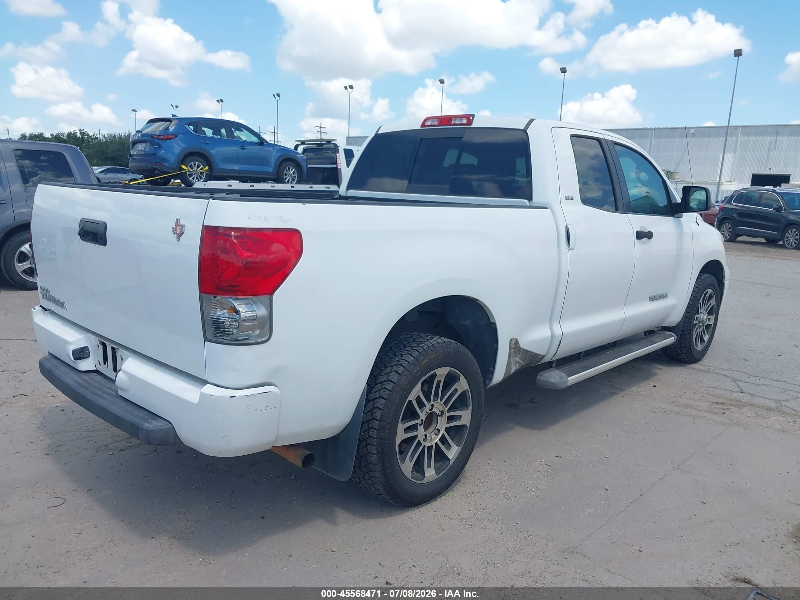 2008 Toyota Tundra Sr5 4.7l V8 White vin: 5TFRT54188X017601