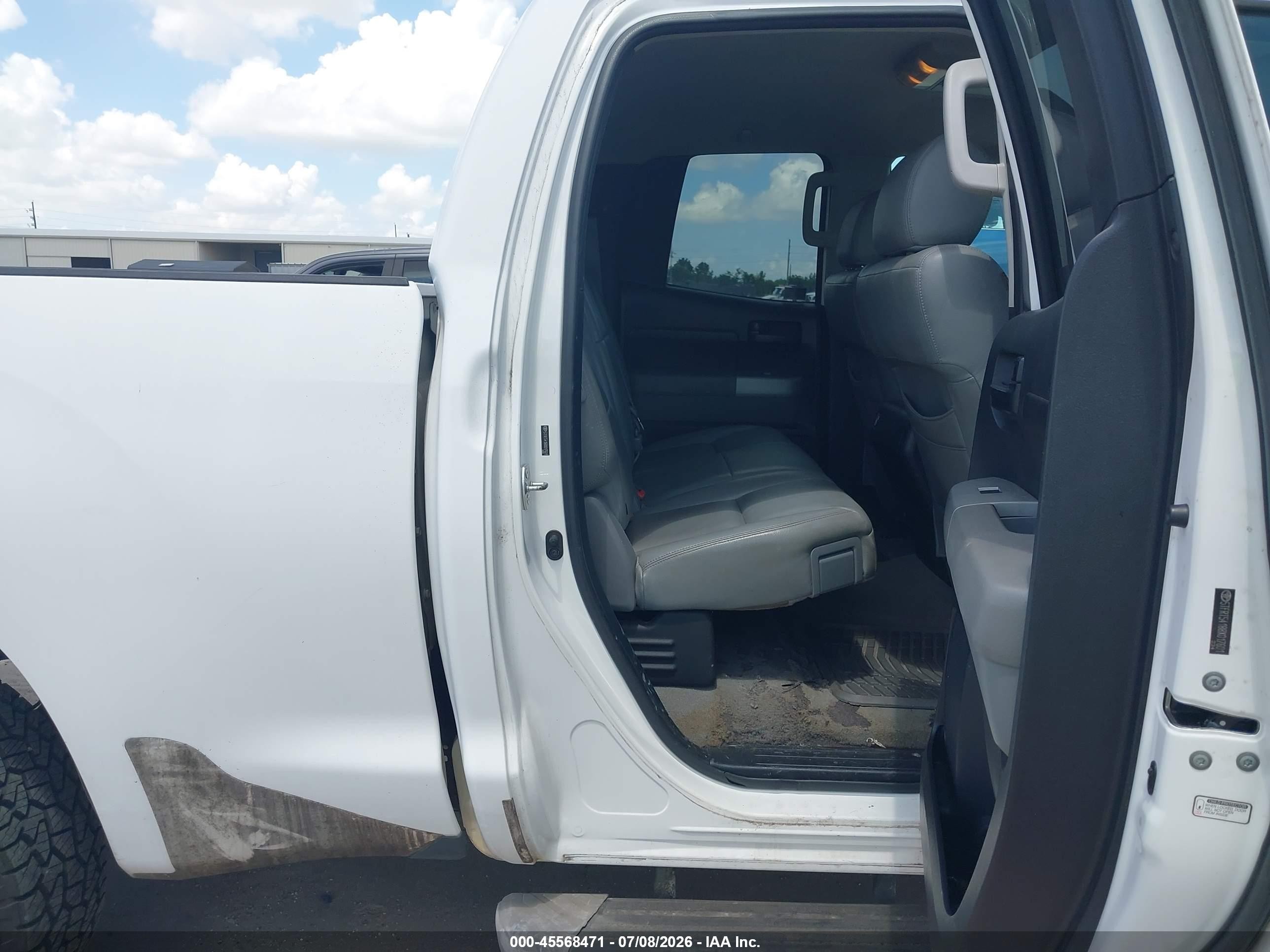 2008 Toyota Tundra Sr5 4.7l V8 White vin: 5TFRT54188X017601