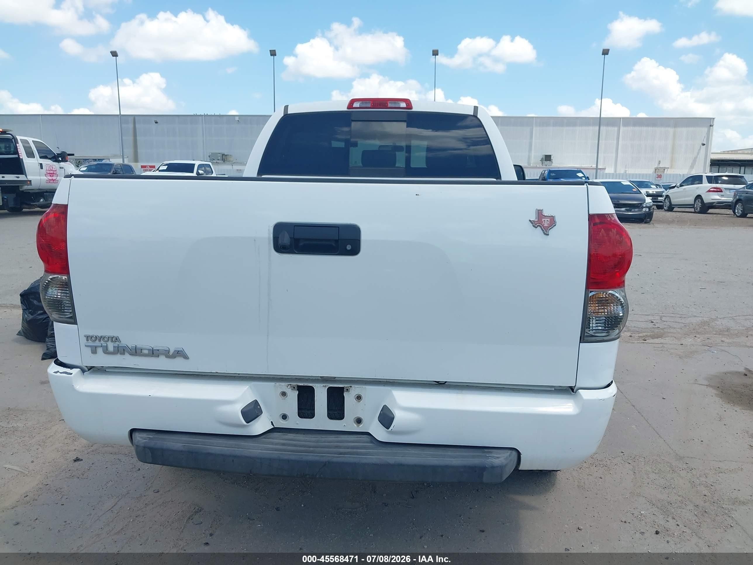 2008 Toyota Tundra Sr5 4.7l V8 White vin: 5TFRT54188X017601