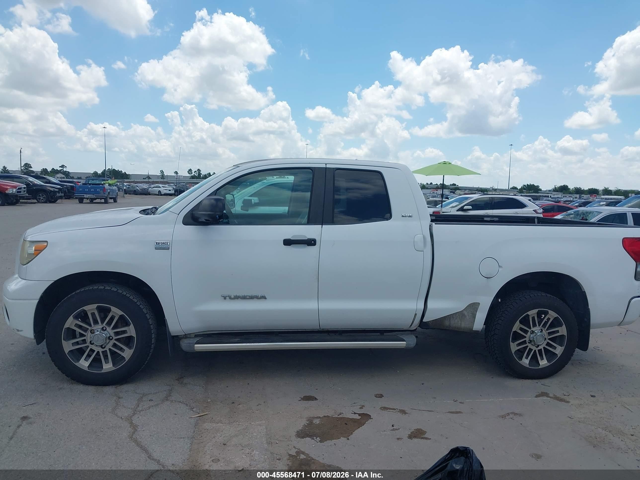 2008 Toyota Tundra Sr5 4.7l V8 White vin: 5TFRT54188X017601