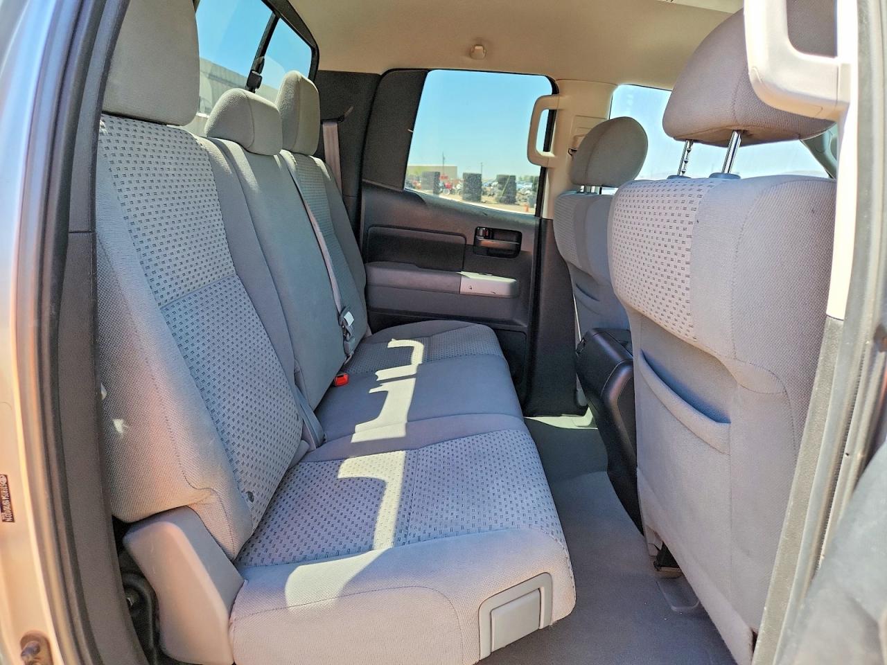 2007 Toyota Tundra Double Cab Sr5 Silver vin: 5TFRT54197X013314