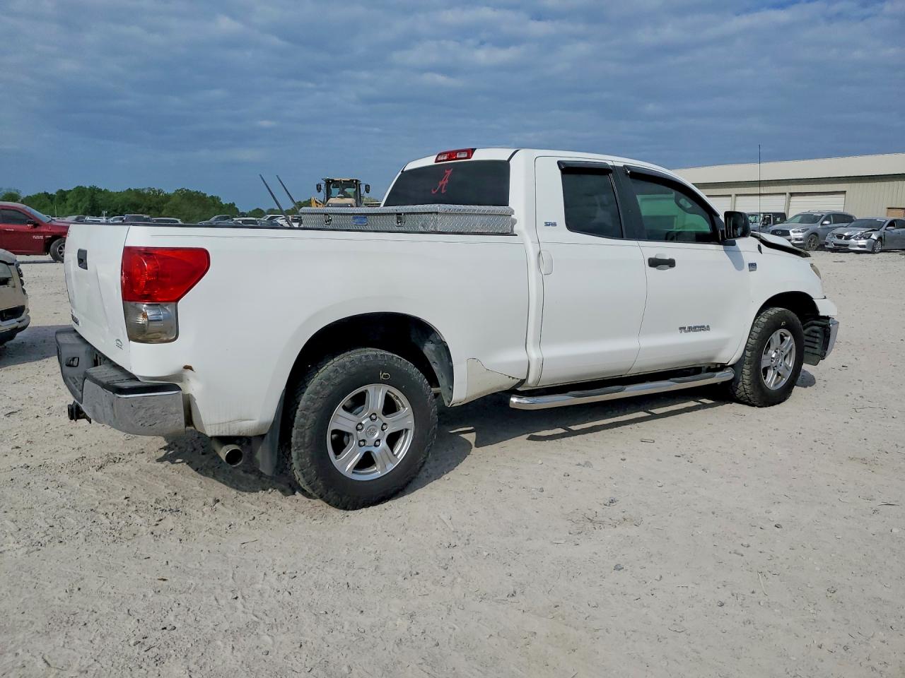2007 Toyota Tundra Double Cab White vin: 5TFRT541X7X013662
