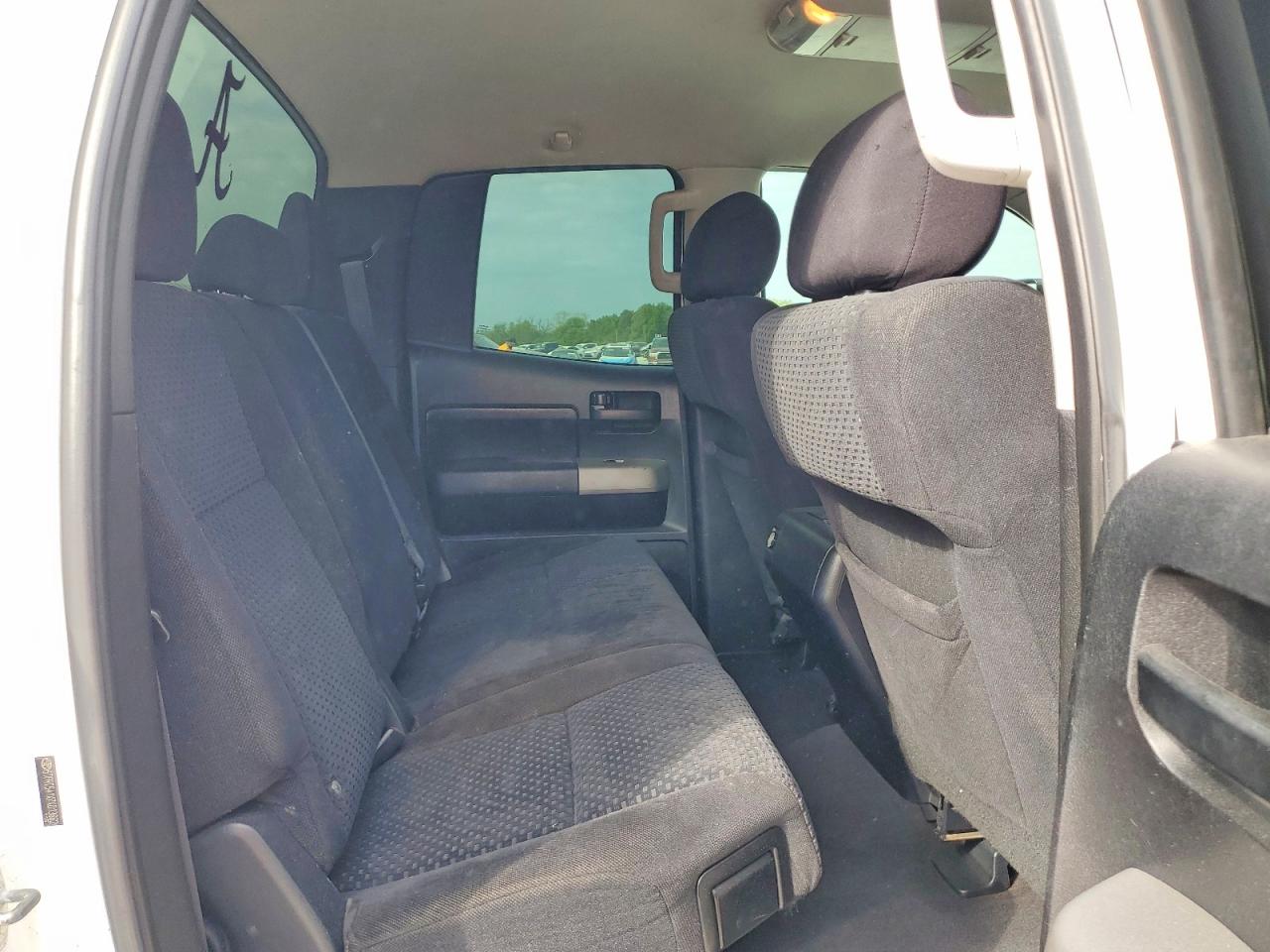 2007 Toyota Tundra Double Cab White vin: 5TFRT541X7X013662