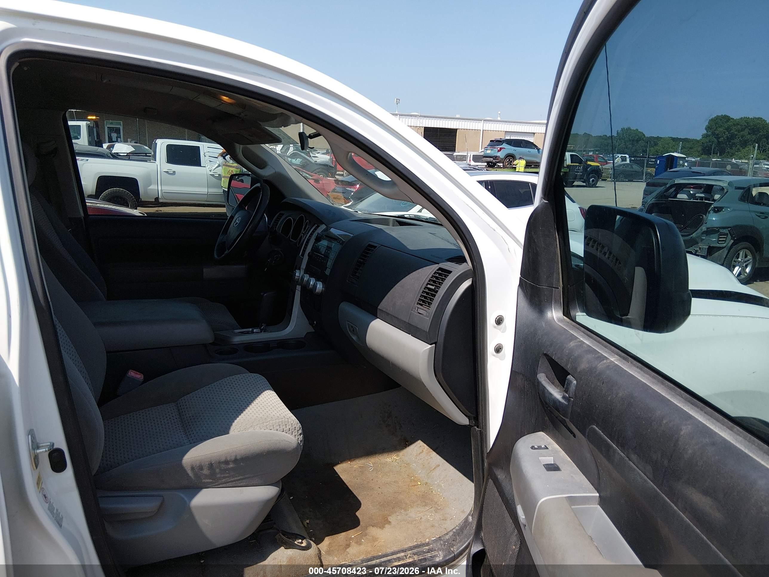 2007 Toyota Tundra Sr5 4.7l V8 White vin: 5TFRT541X7X015749