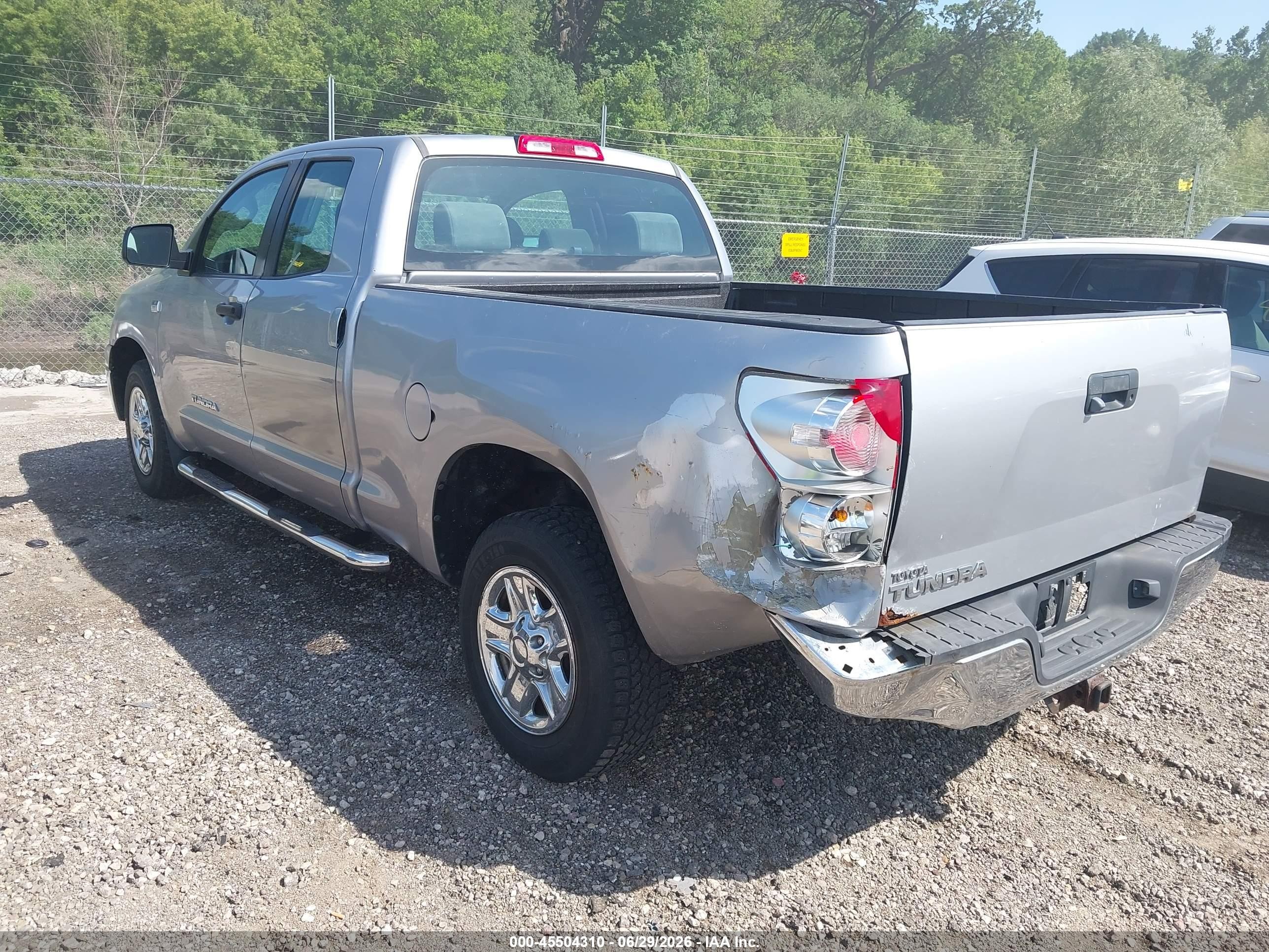 2008 Toyota Tundra Base 4.7l V8 Silver vin: 5TFRT541X8X020063