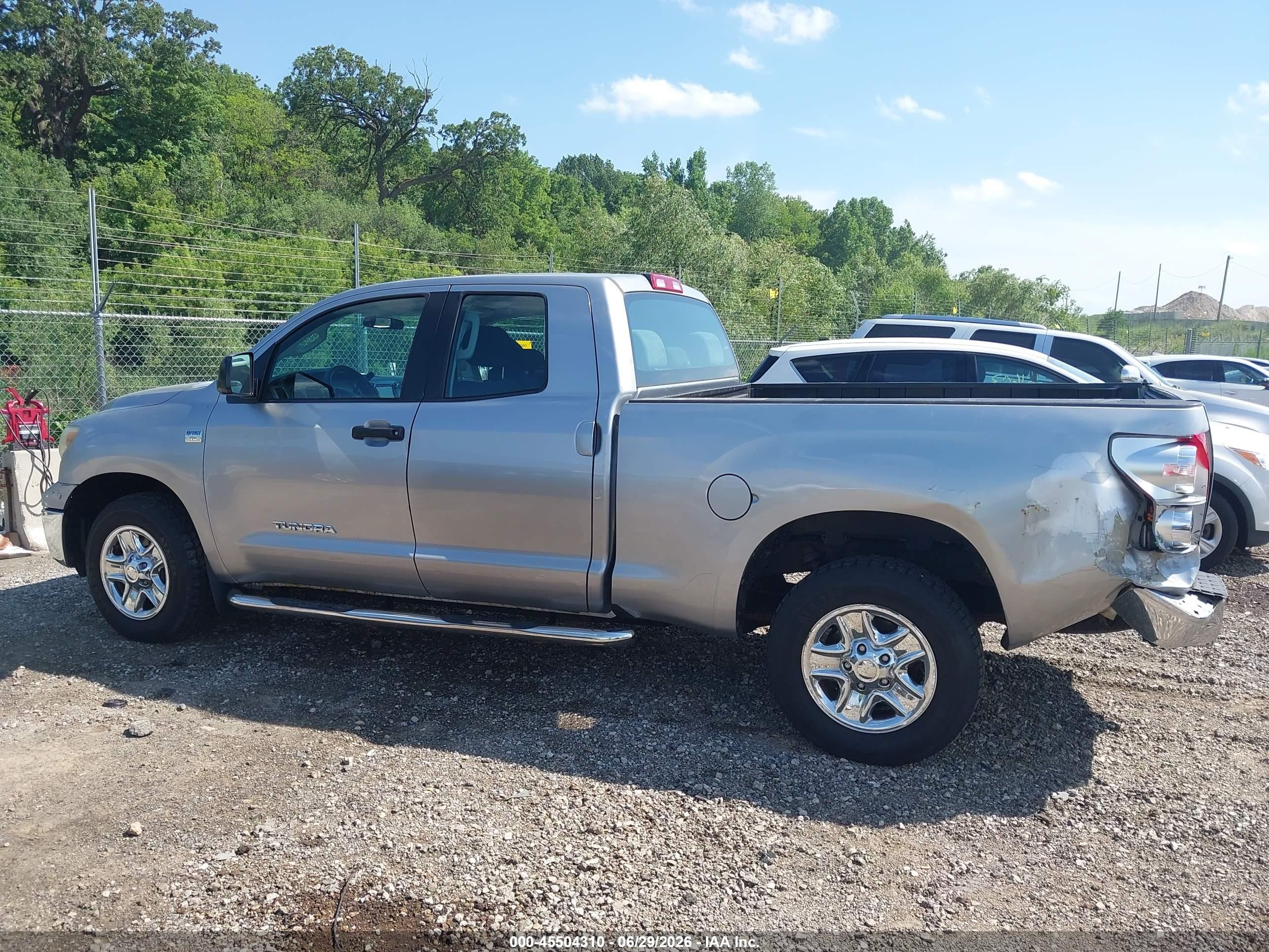 2008 Toyota Tundra Base 4.7l V8 Silver vin: 5TFRT541X8X020063