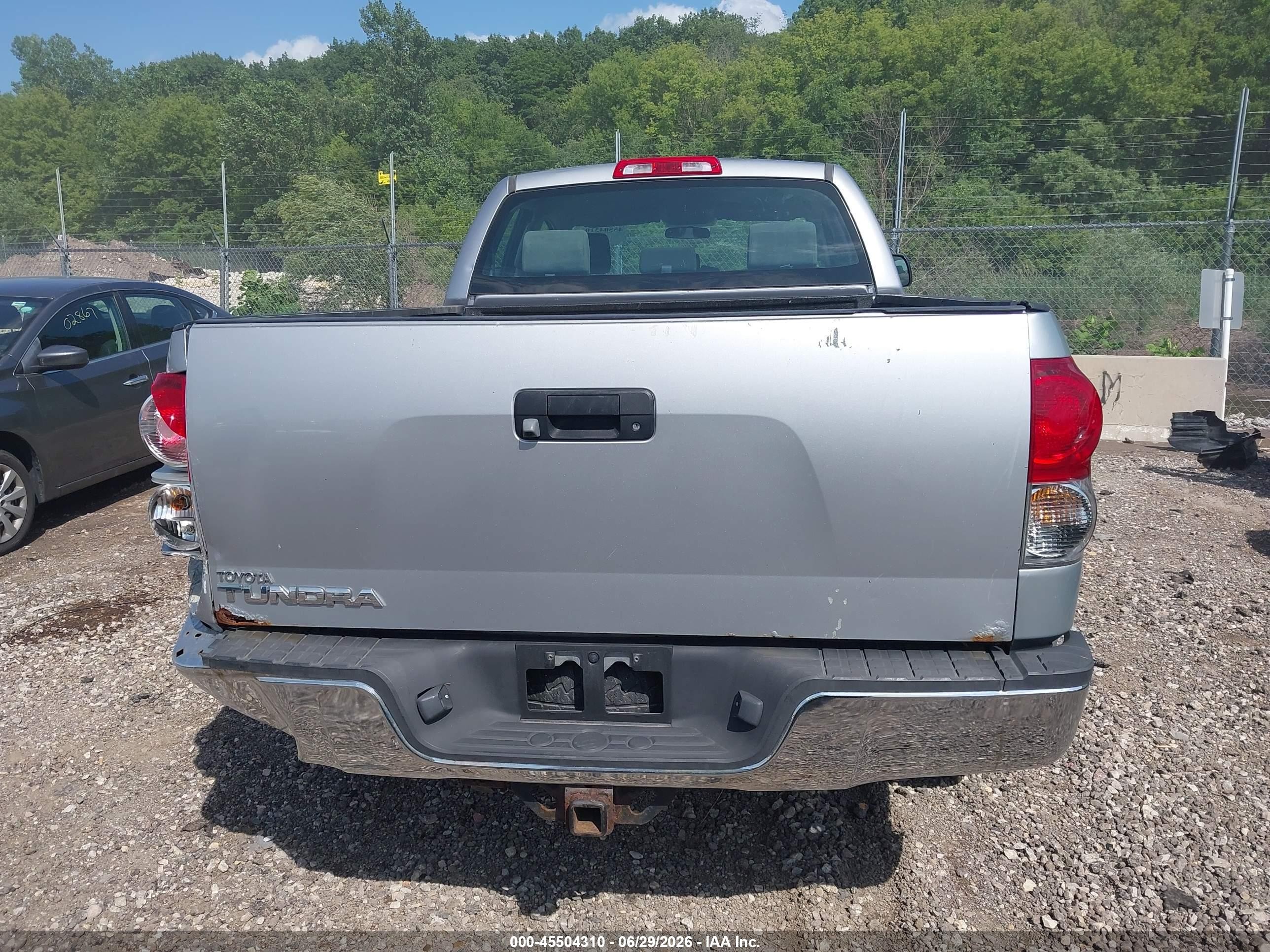 2008 Toyota Tundra Base 4.7l V8 Silver vin: 5TFRT541X8X020063