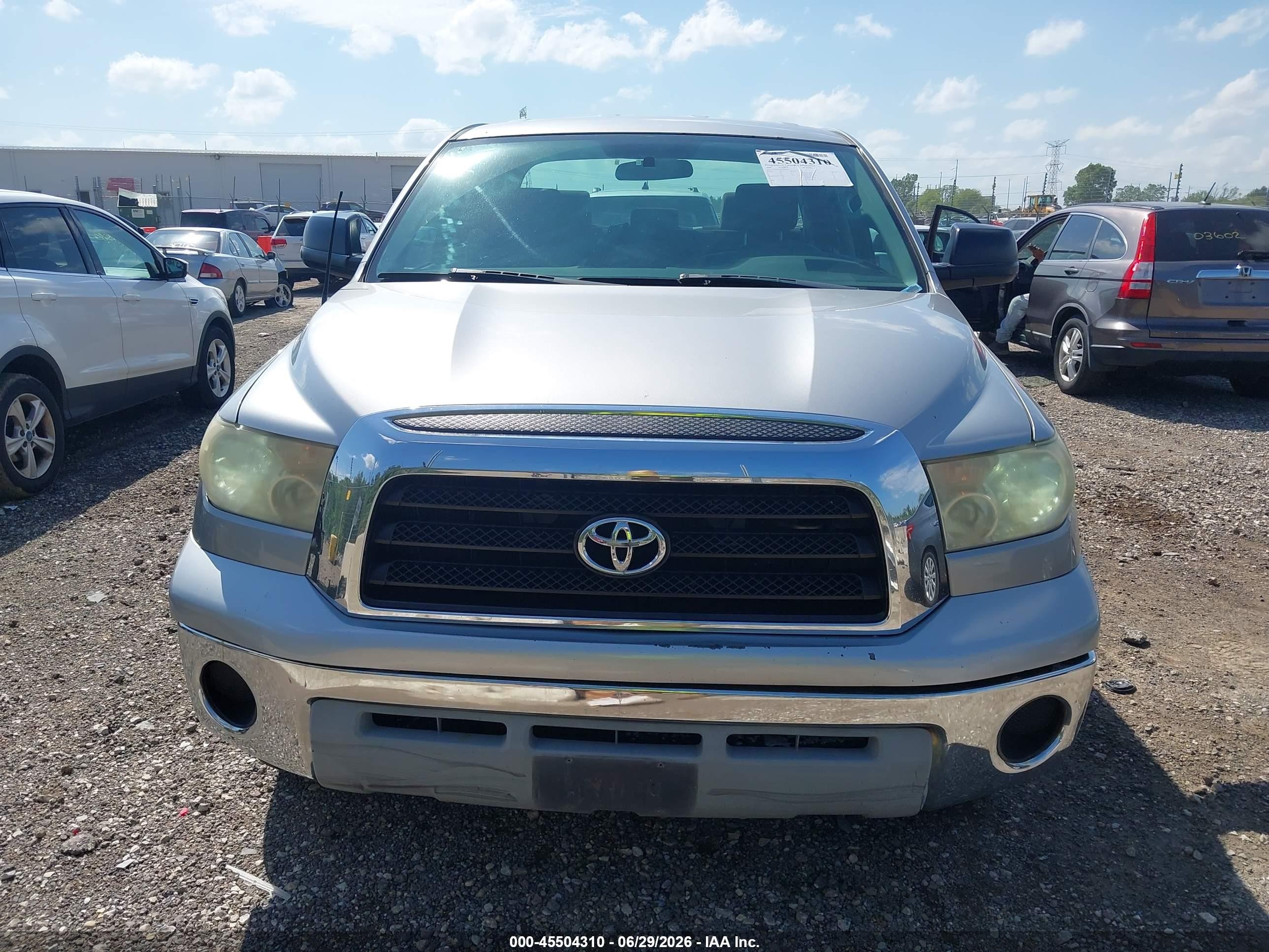 2008 Toyota Tundra Base 4.7l V8 Silver vin: 5TFRT541X8X020063