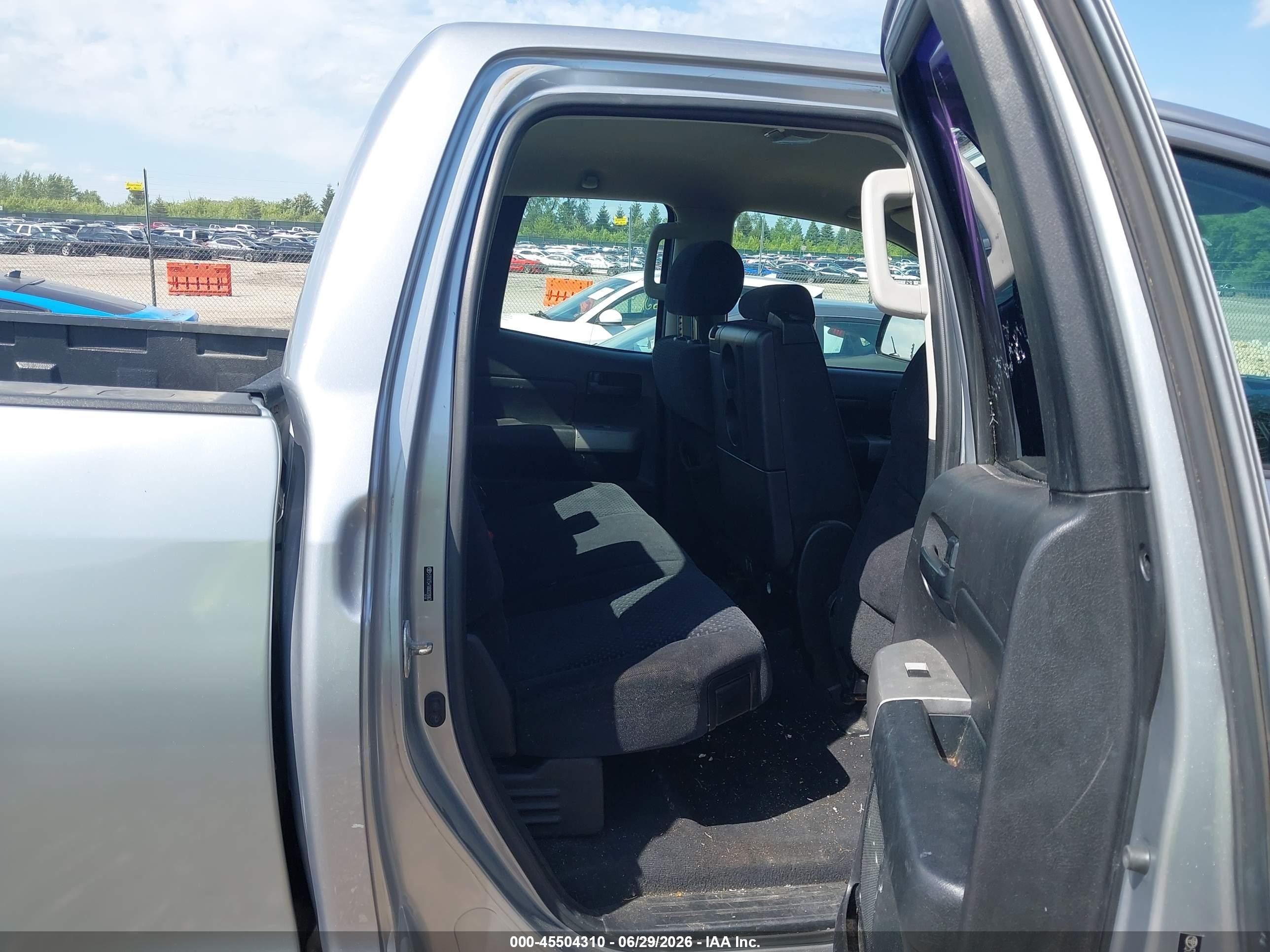 2008 Toyota Tundra Base 4.7l V8 Silver vin: 5TFRT541X8X020063