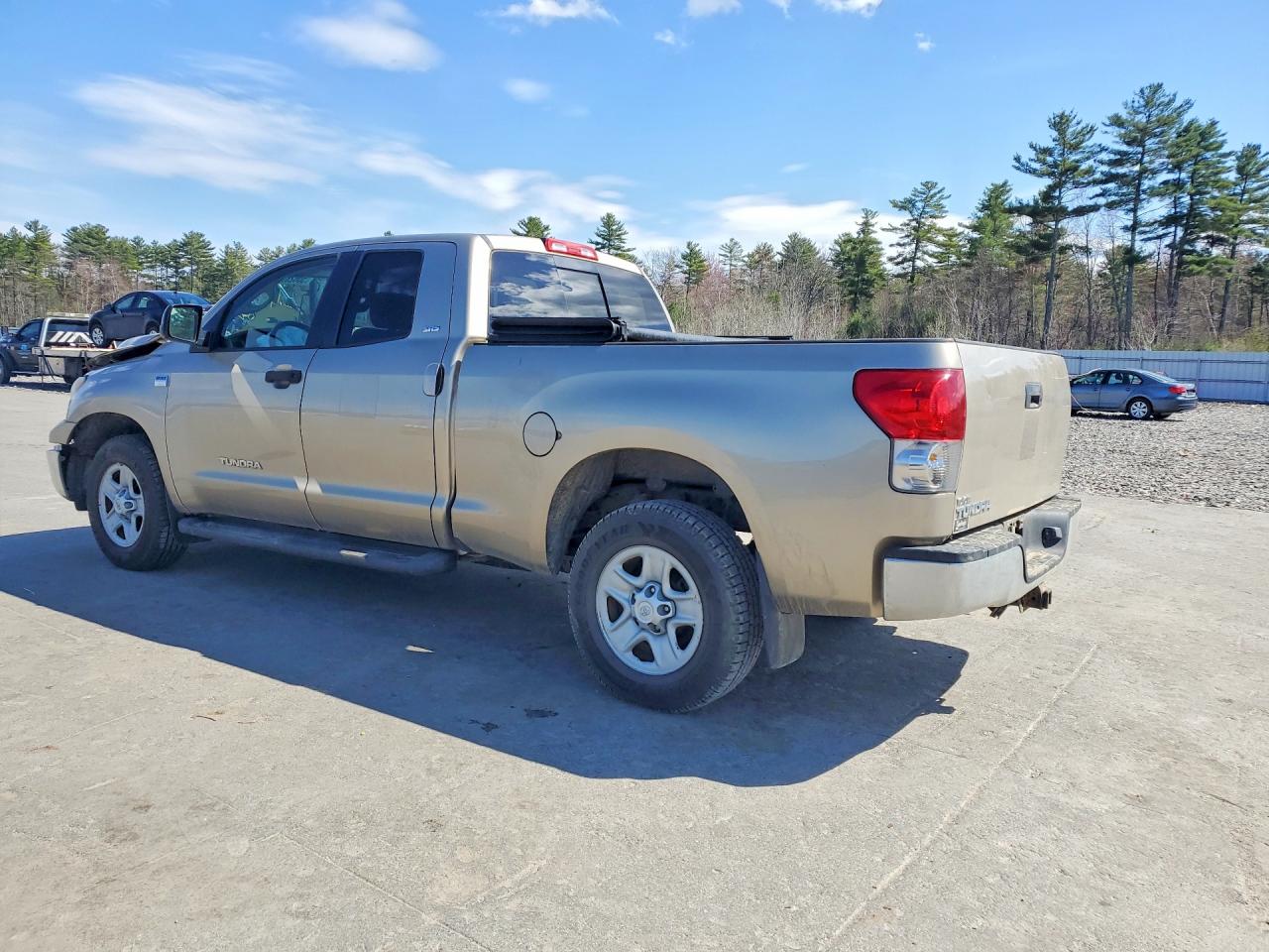 2008 Toyota Tundra Sr5 Gold vin: 5TFRT541X8X023142