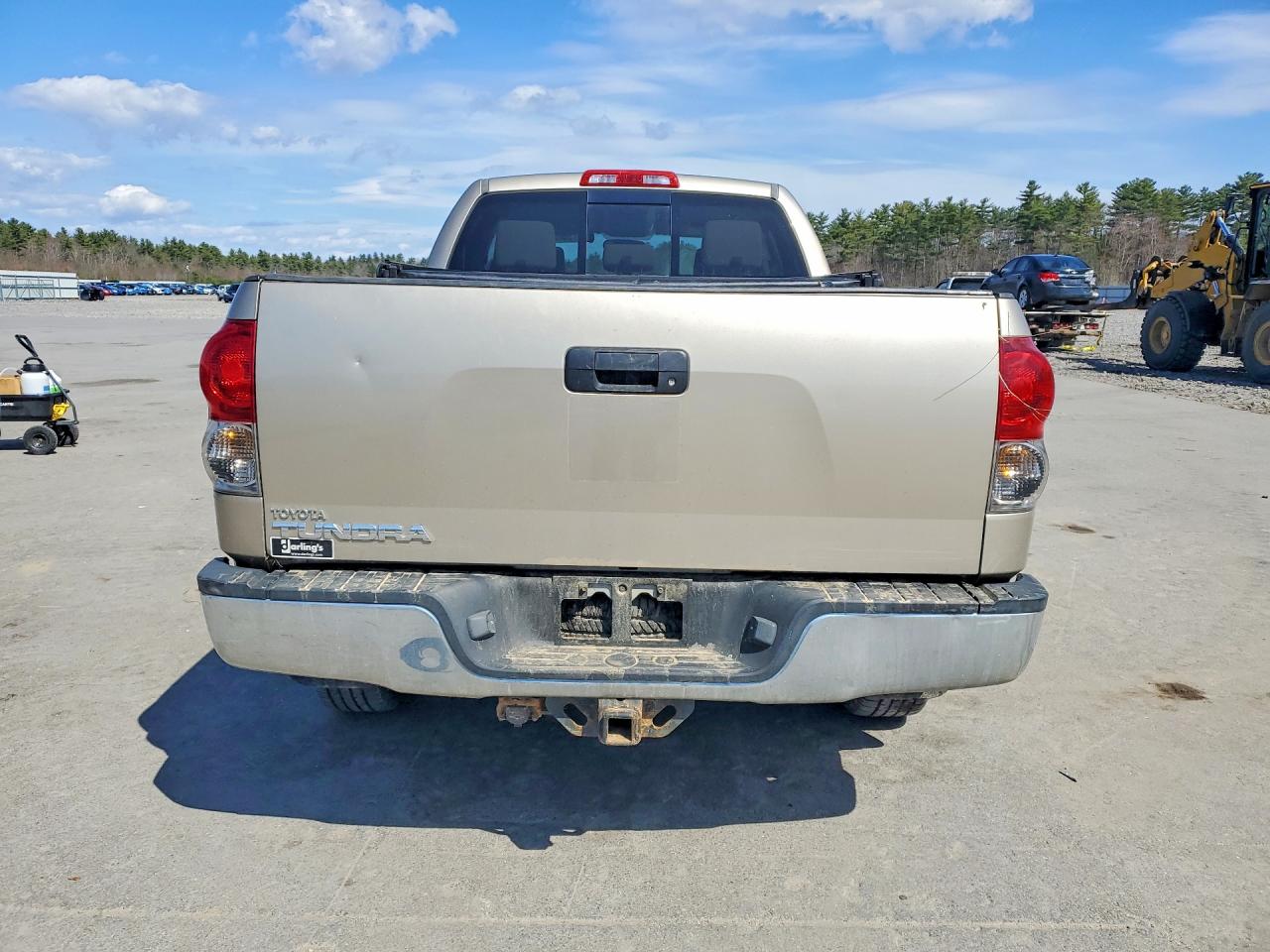 2008 Toyota Tundra Sr5 Gold vin: 5TFRT541X8X023142