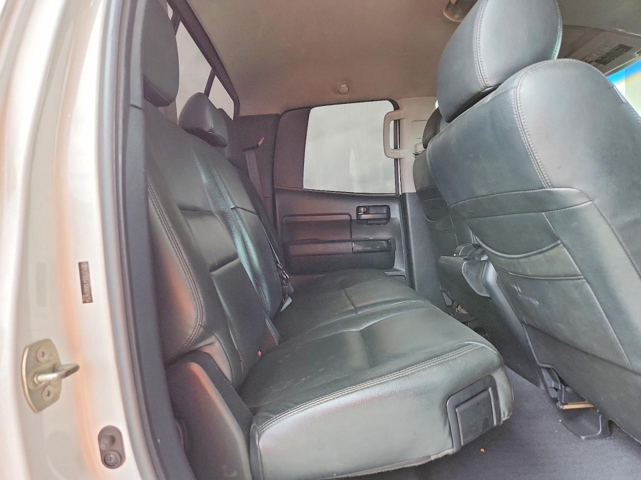 2008 Toyota Tundra Sr5 White vin: 5TFRU54108X014754