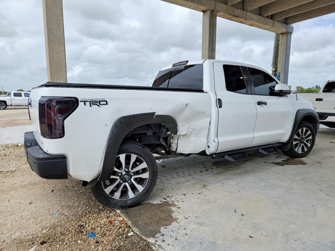 2008 Toyota Tundra Sr5 White vin: 5TFRU54108X014754