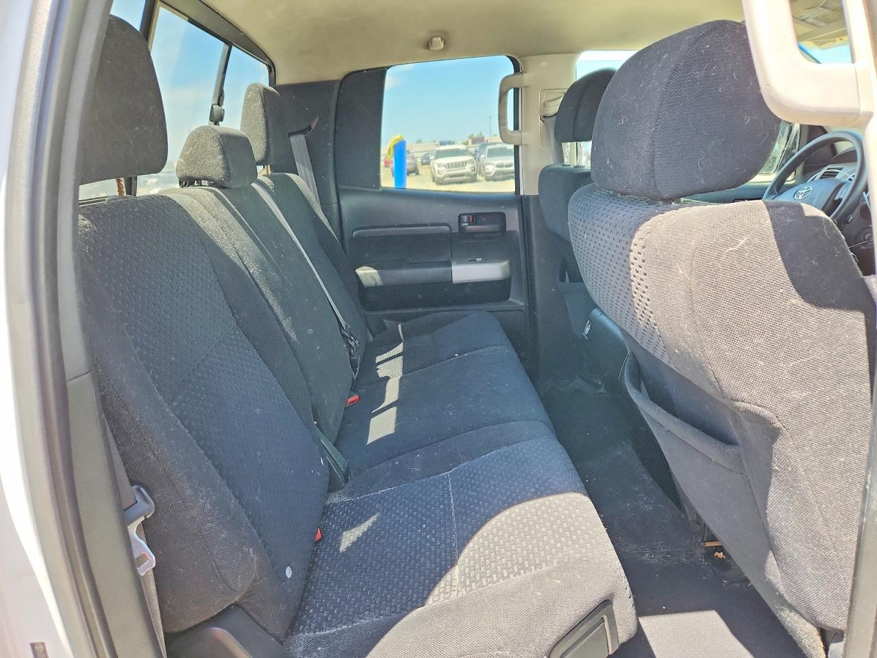 2008 Toyota Tundra Sr5 White vin: 5TFRU54148X009136