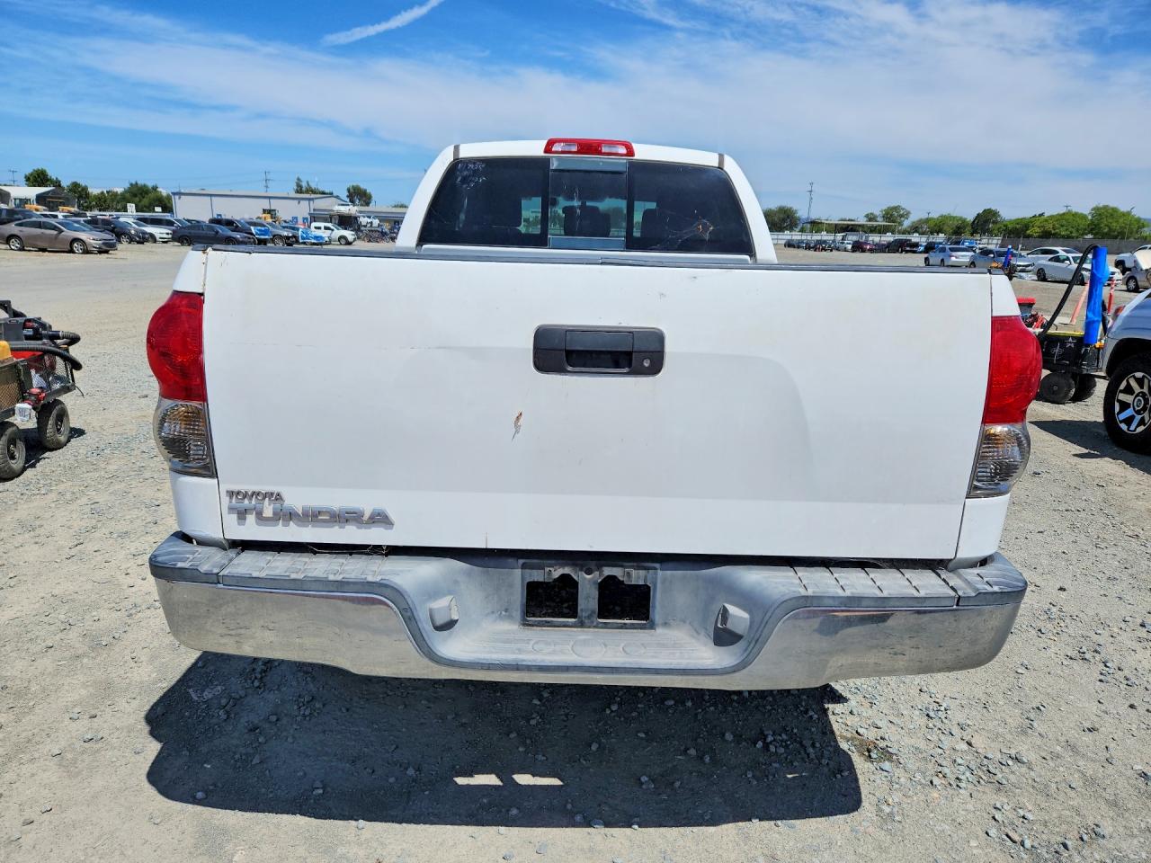 2008 Toyota Tundra Sr5 White vin: 5TFRU54148X009136
