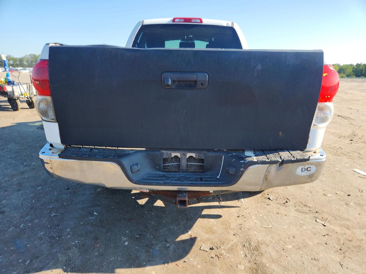 2008 Toyota Tundra Grade White vin: 5TFRU54148X010402