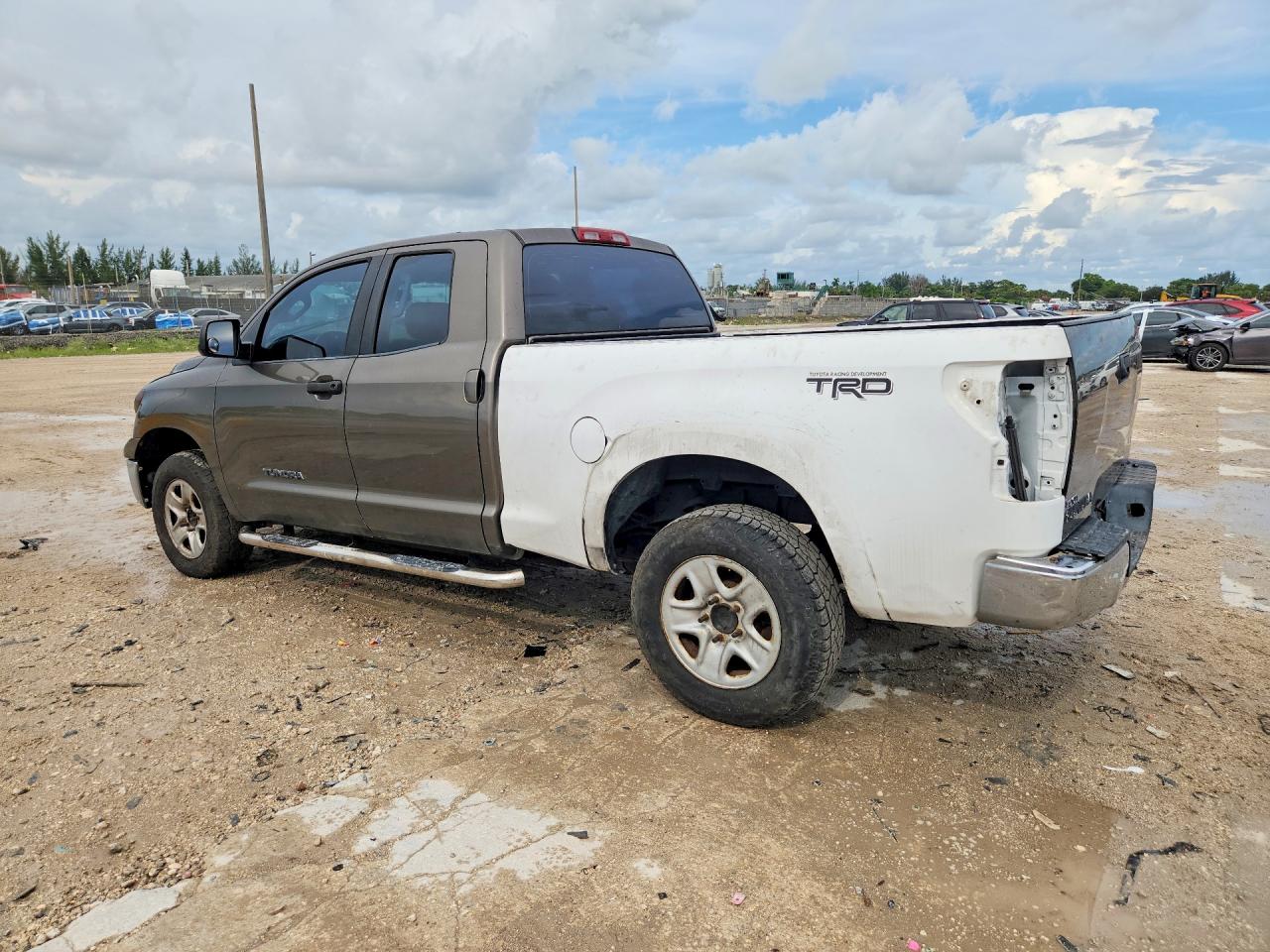 2010 Toyota Tundra Double Cab Sr5 Brown vin: 5TFRU5F10AX021223