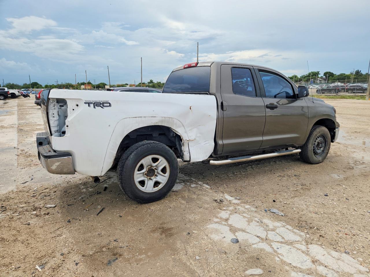 2010 Toyota Tundra Double Cab Sr5 Brown vin: 5TFRU5F10AX021223