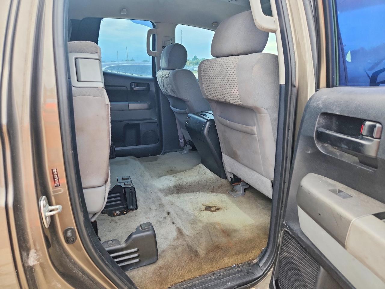 2010 Toyota Tundra Double Cab Sr5 Brown vin: 5TFRU5F10AX021223