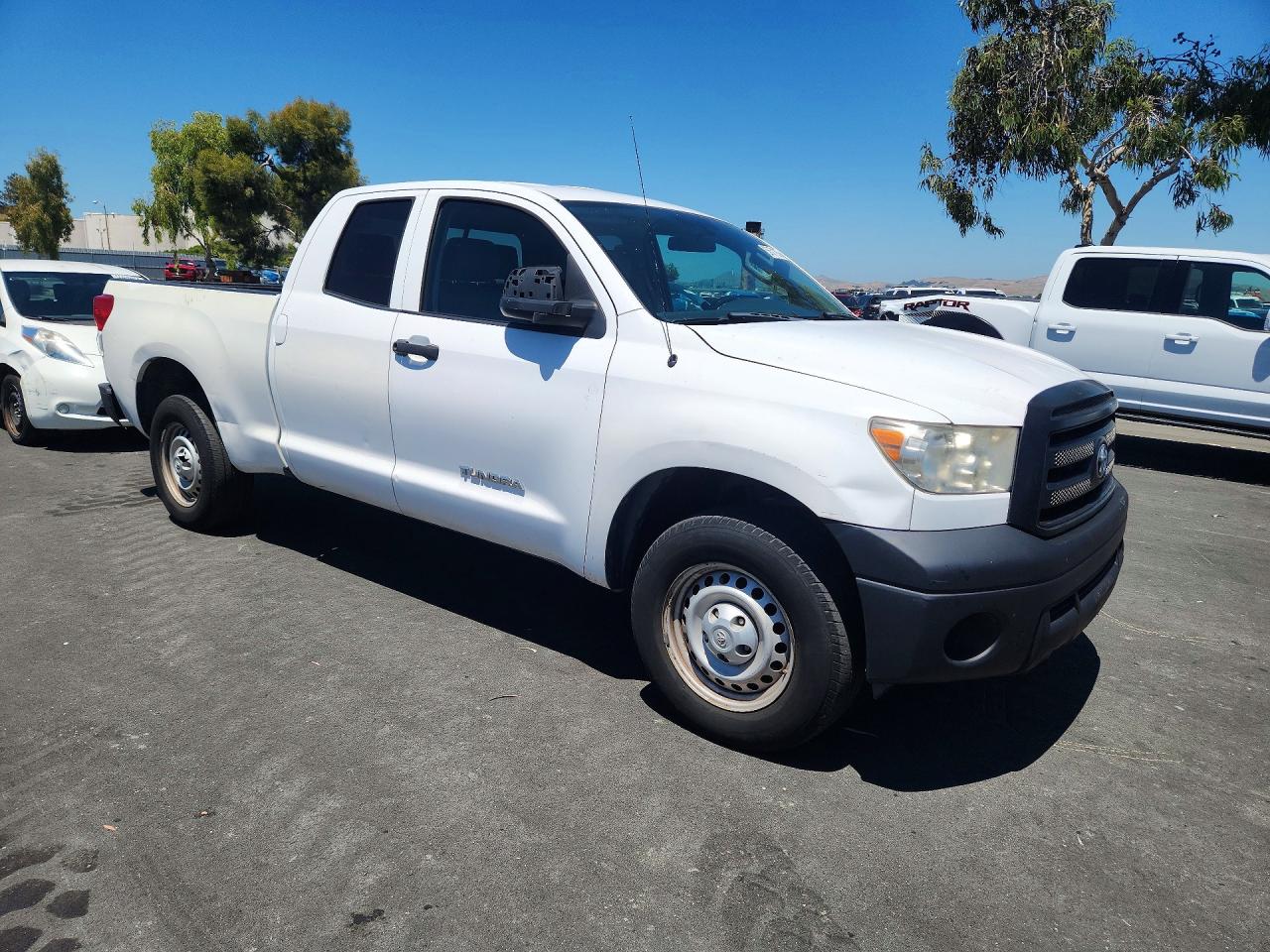 2010 Toyota Tundra Double Cab Sr5 White vin: 5TFRU5F10AX024090