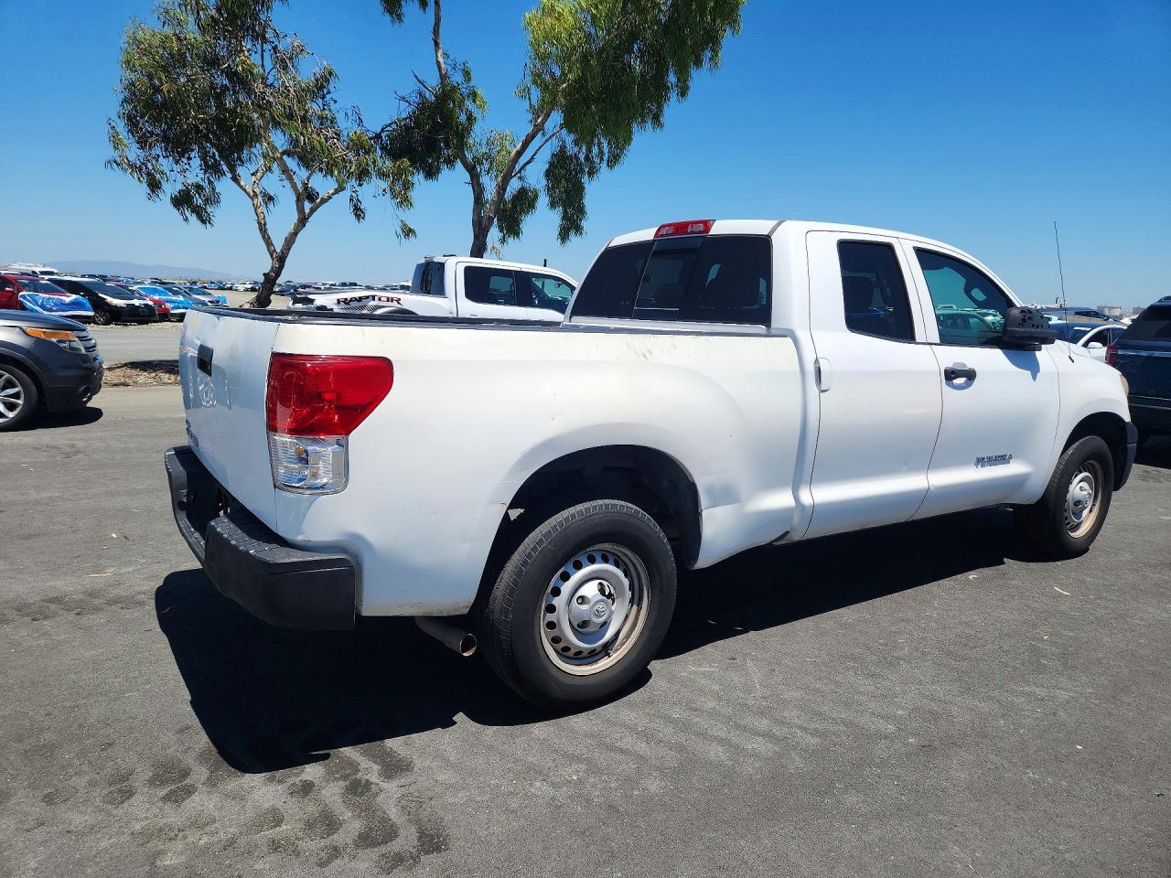 2010 Toyota Tundra Double Cab Sr5 White vin: 5TFRU5F10AX024090