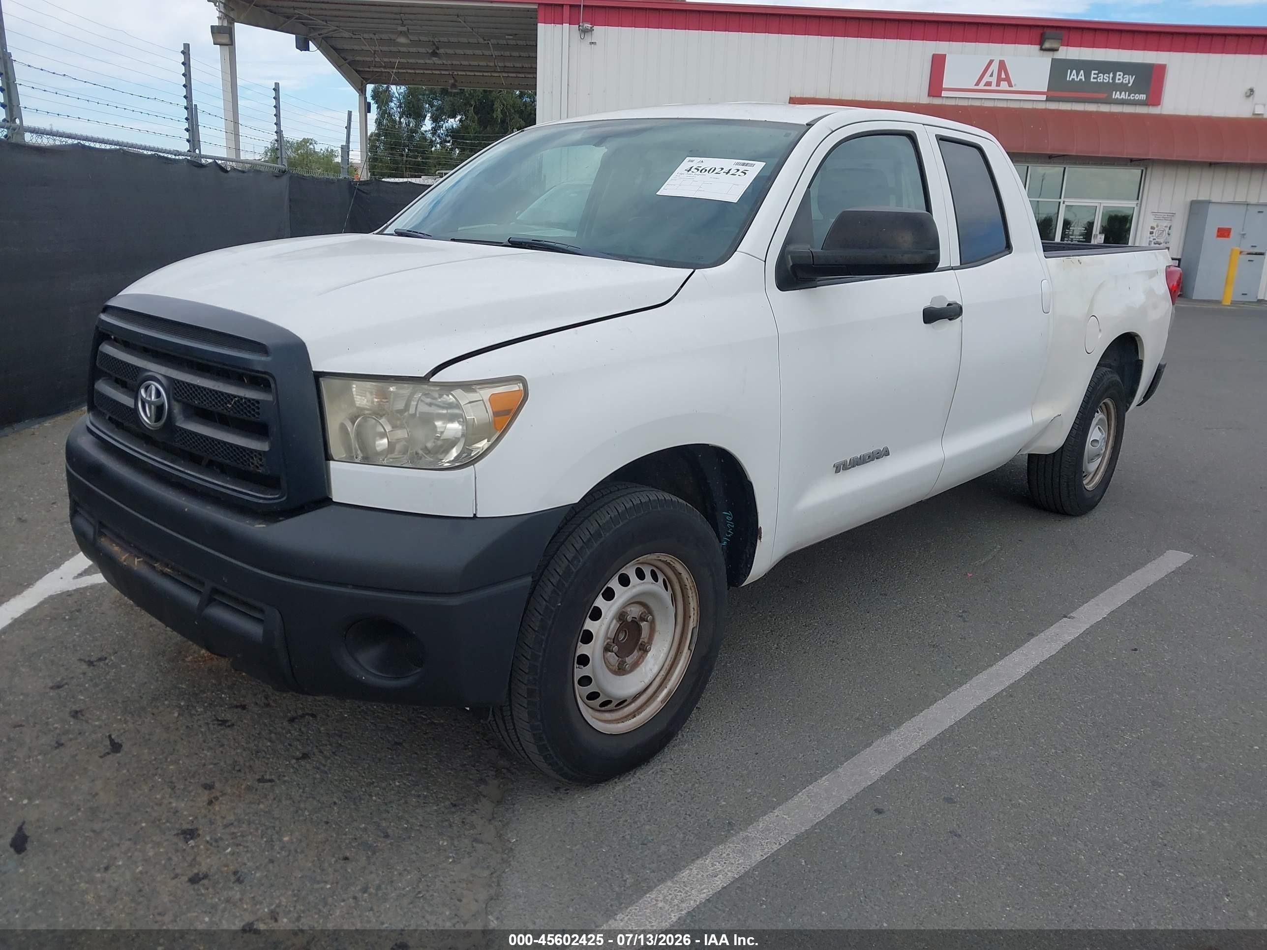 2010 Toyota Tundra Grade V6 White vin: 5TFRU5F10AX024090