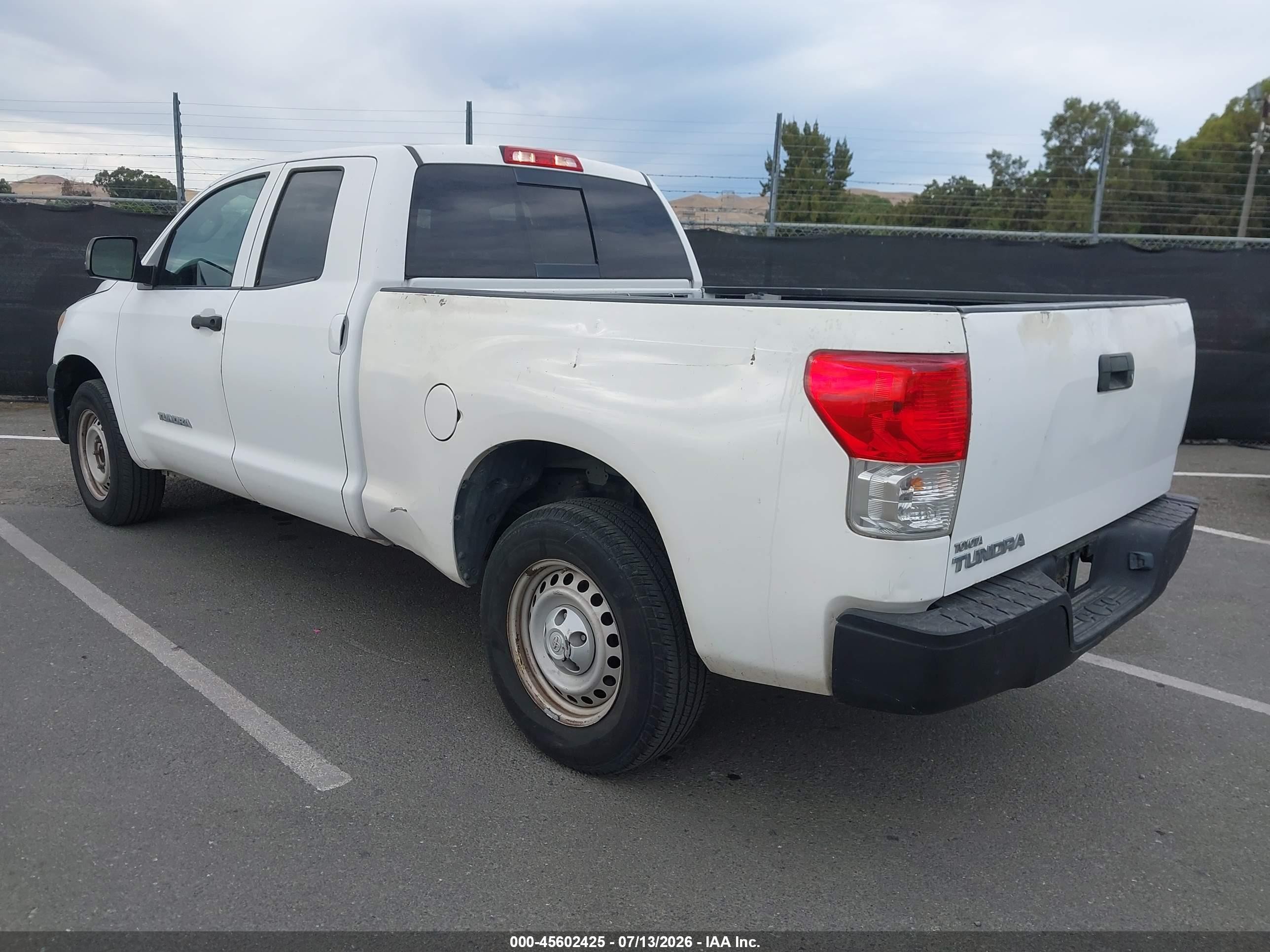 2010 Toyota Tundra Grade V6 White vin: 5TFRU5F10AX024090