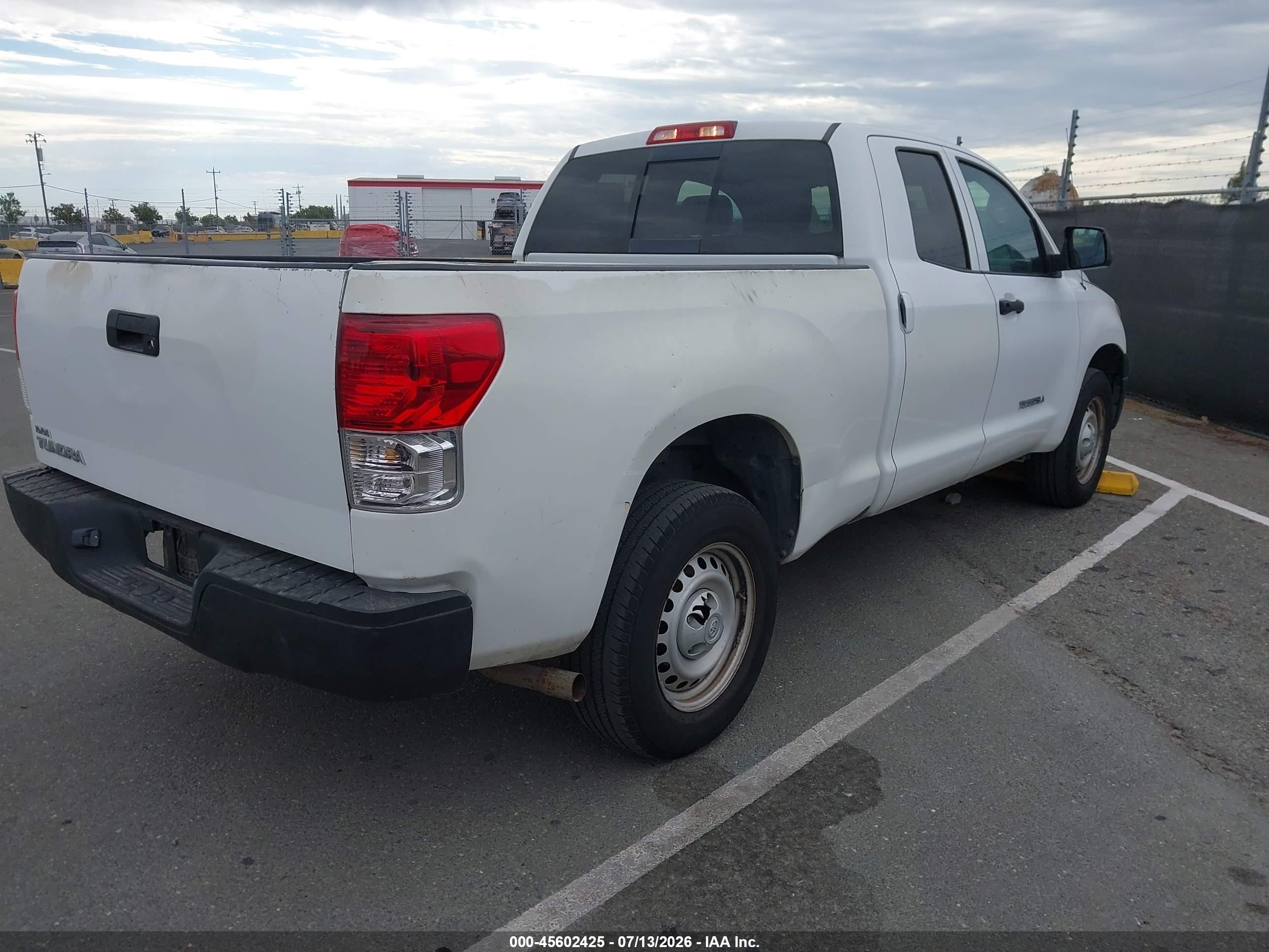 2010 Toyota Tundra Grade V6 White vin: 5TFRU5F10AX024090