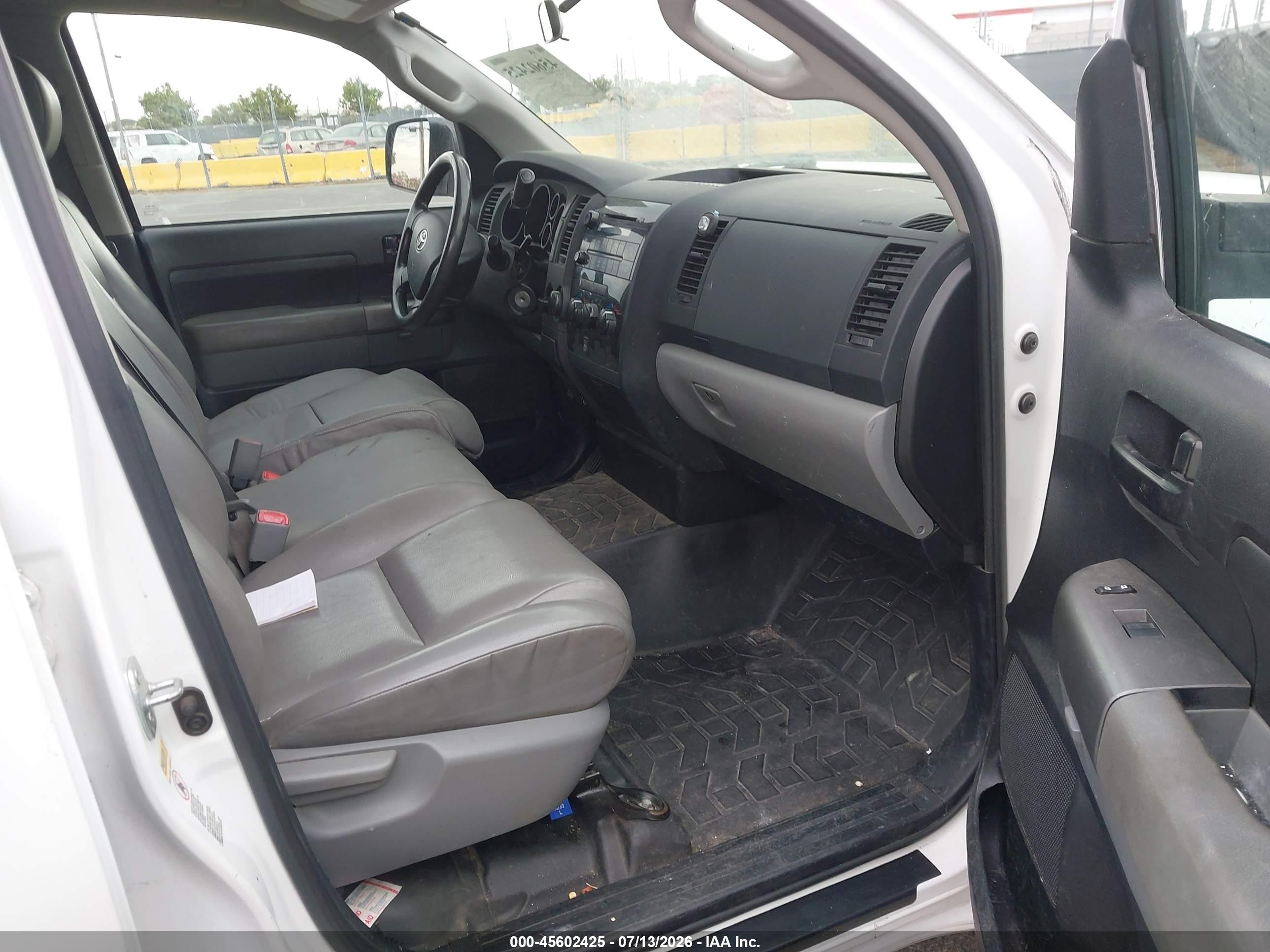2010 Toyota Tundra Grade V6 White vin: 5TFRU5F10AX024090