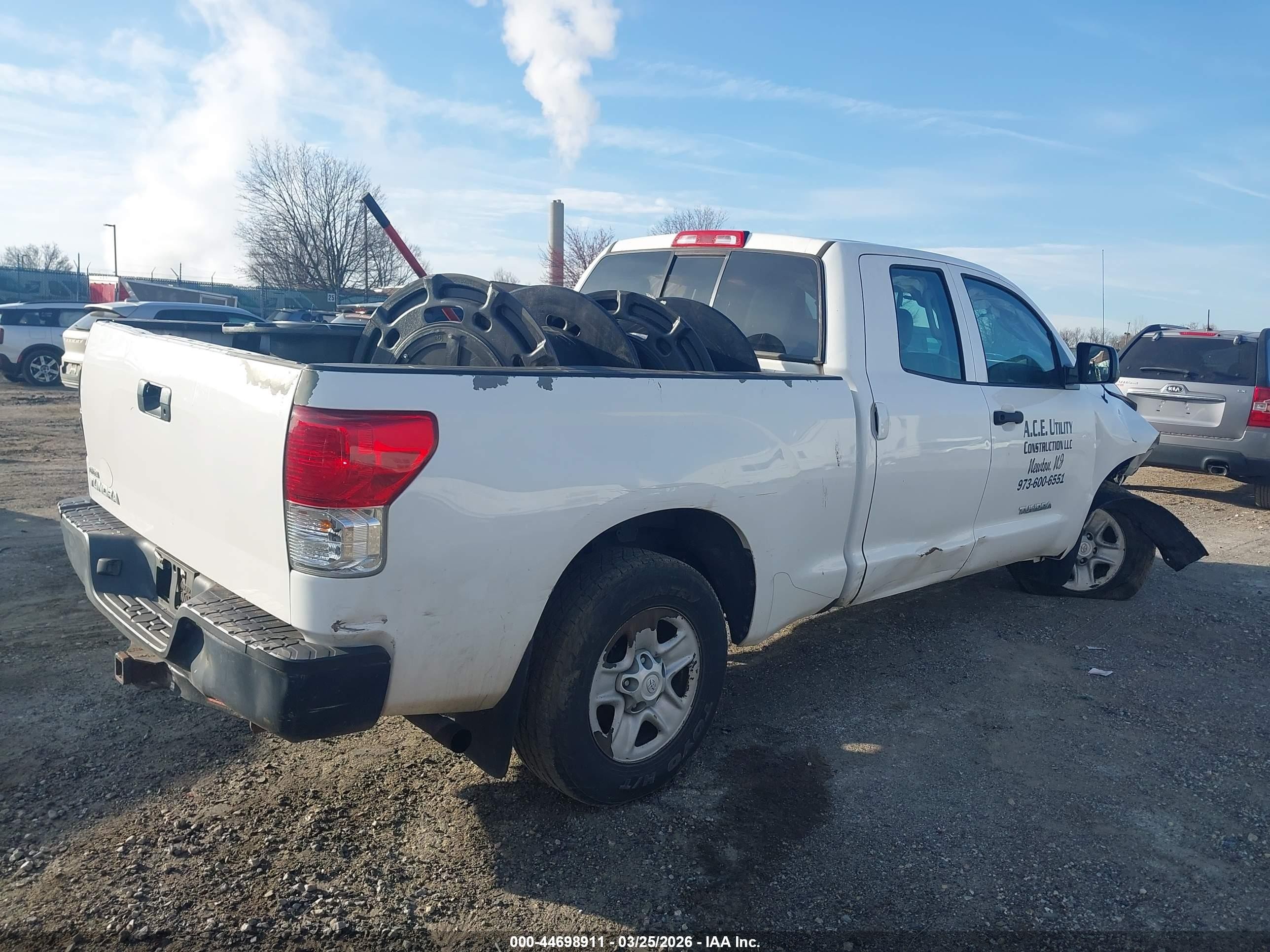 2012 Toyota Tundra Grade V6 White vin: 5TFRU5F10CX026182