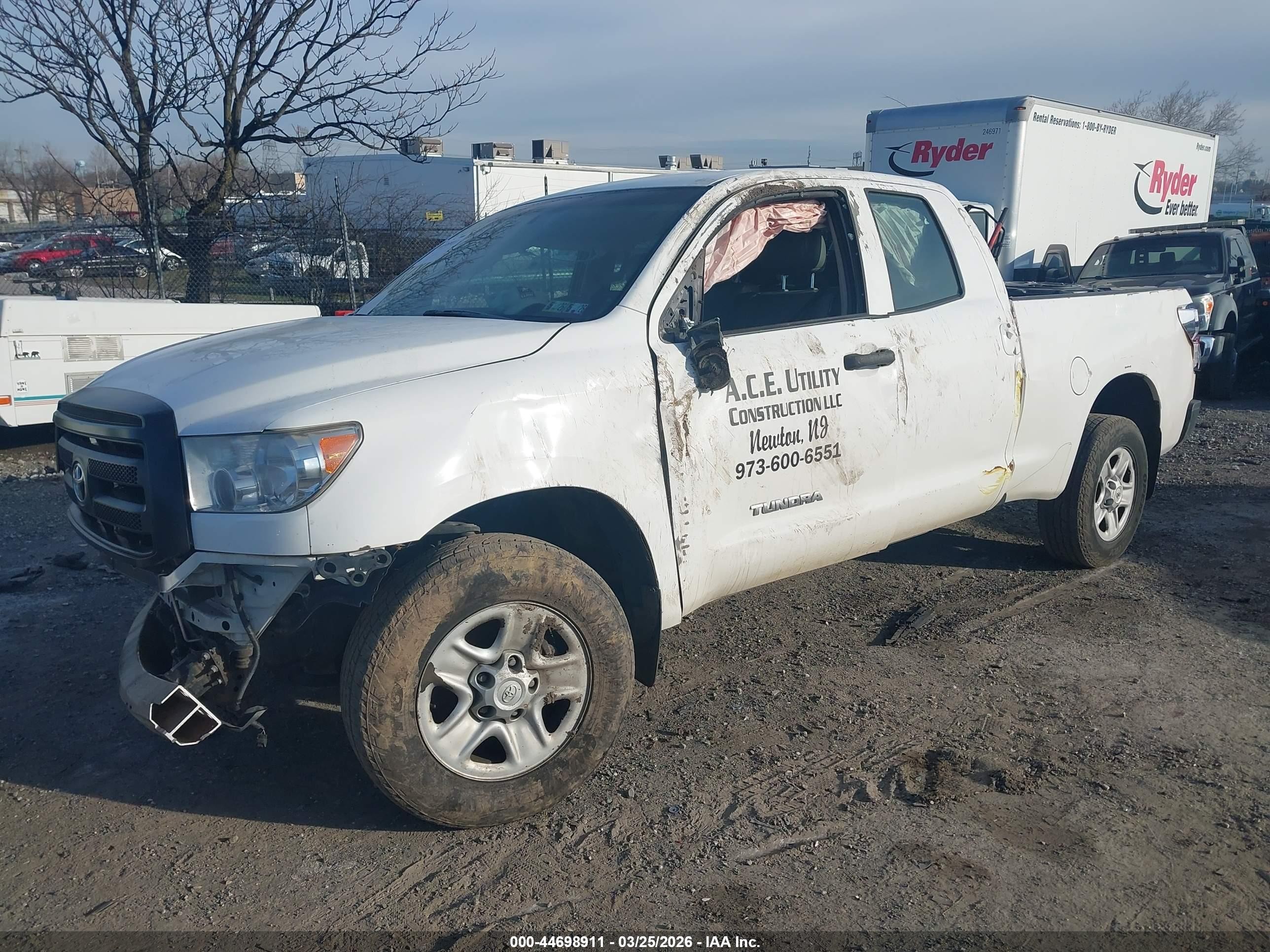 2012 Toyota Tundra Grade V6 White vin: 5TFRU5F10CX026182