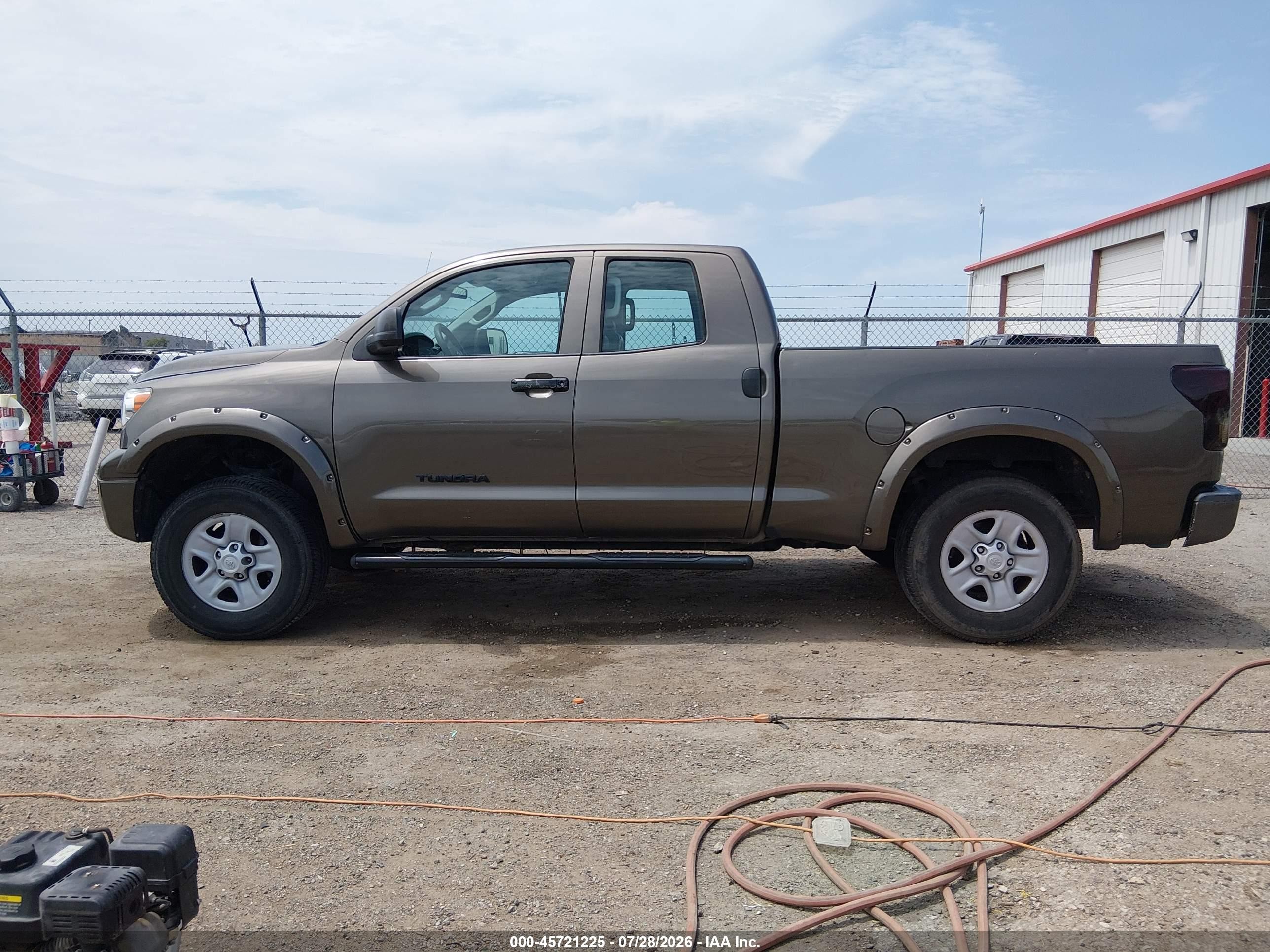 2013 Toyota Tundra Grade V6 Brown vin: 5TFRU5F11DX029576