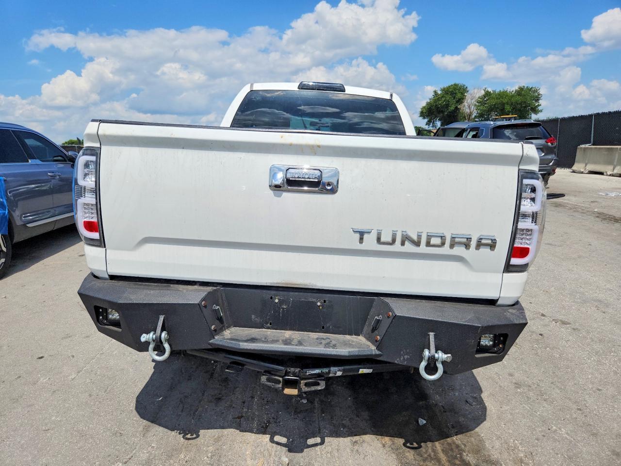 2014 Toyota Tundra Sr Белый vin: 5TFRU5F11EX032334