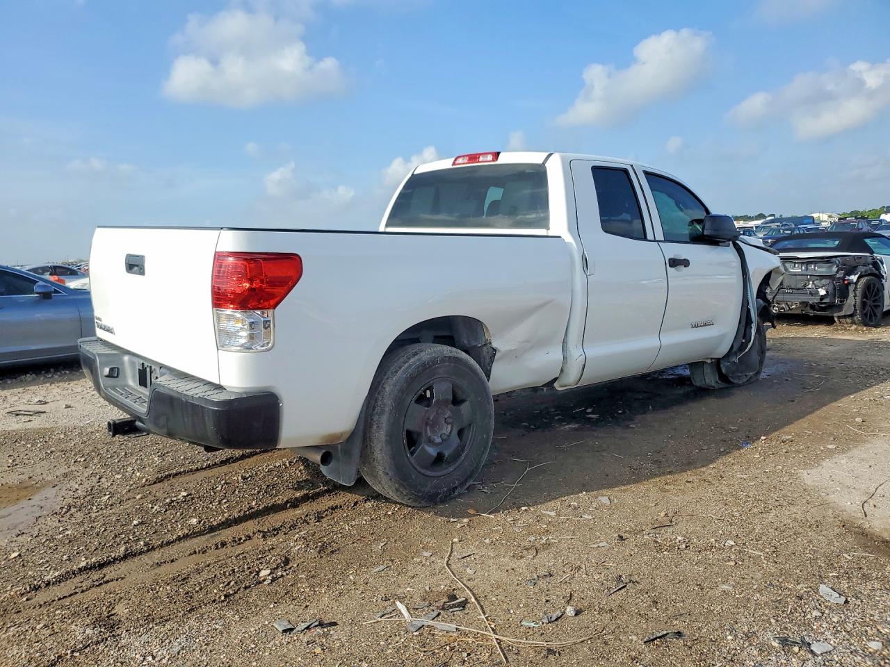 2013 Toyota Tundra Double Cab Sr5 White vin: 5TFRU5F12DX029778