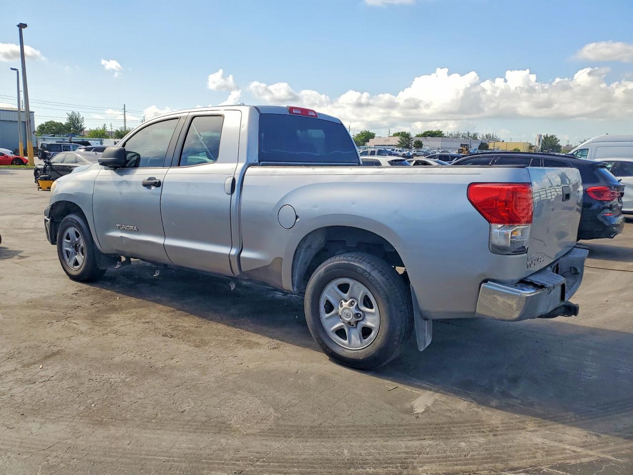 2013 Toyota Tundra Double Cab Sr5 Silver vin: 5TFRU5F15DX030634