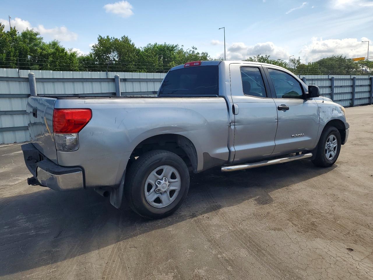 2013 Toyota Tundra Double Cab Sr5 Silver vin: 5TFRU5F15DX030634