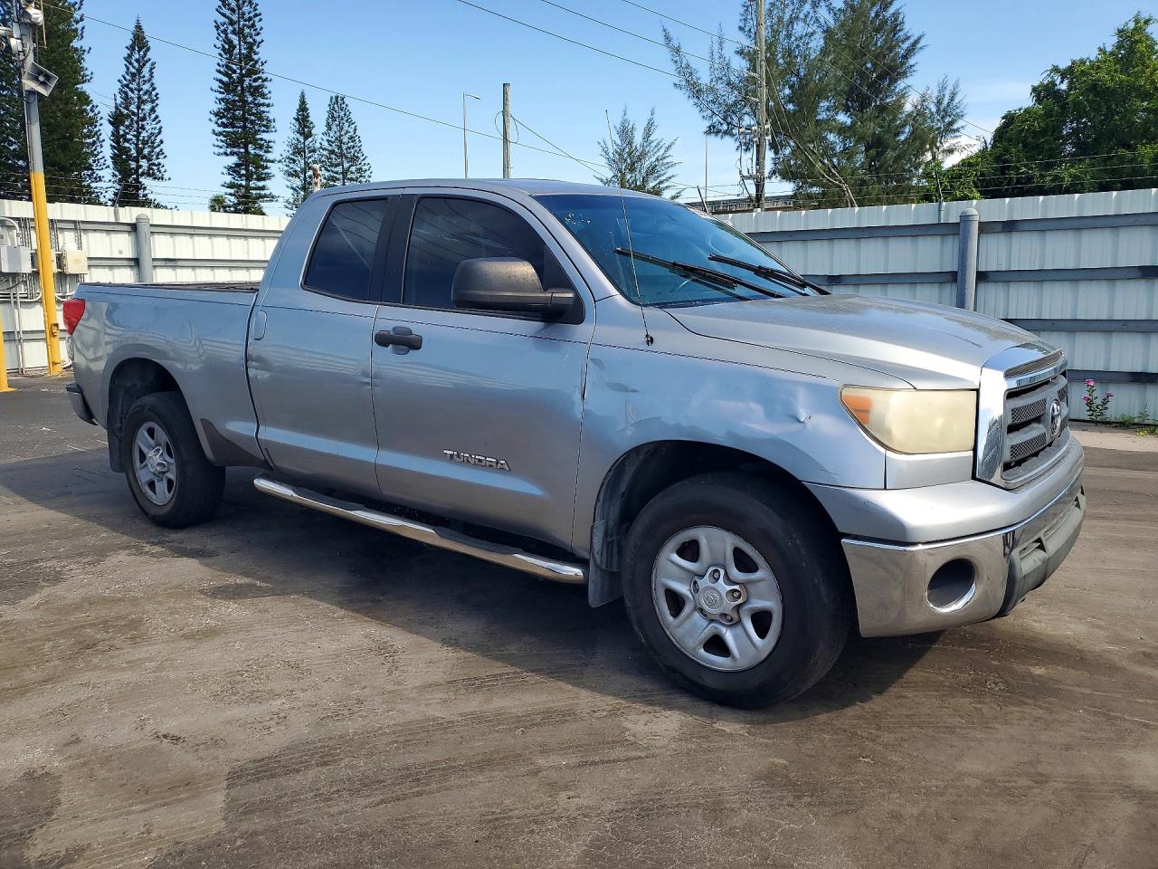 2013 Toyota Tundra Double Cab Sr5 Silver vin: 5TFRU5F15DX030634