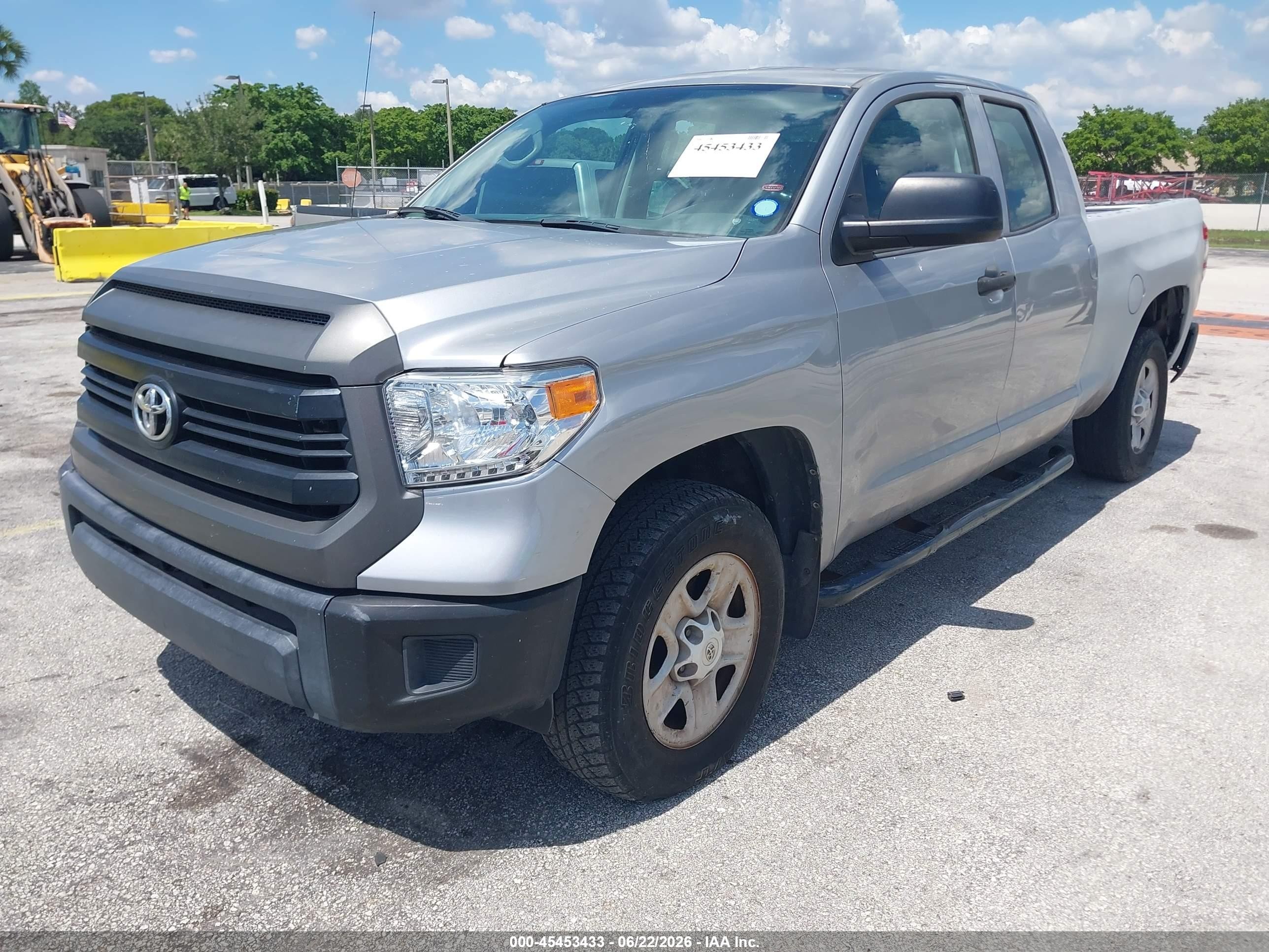 2014 Toyota Tundra Sr V6 Silver vin: 5TFRU5F16EX033155