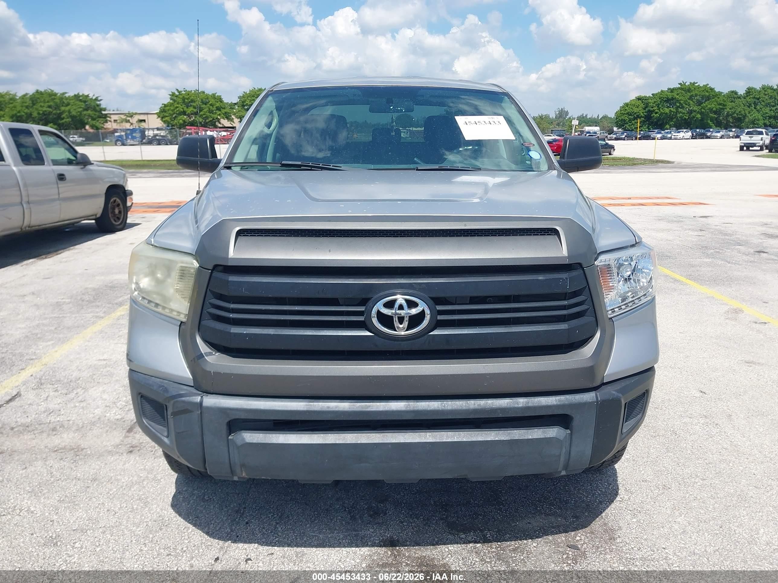 2014 Toyota Tundra Sr V6 Silver vin: 5TFRU5F16EX033155